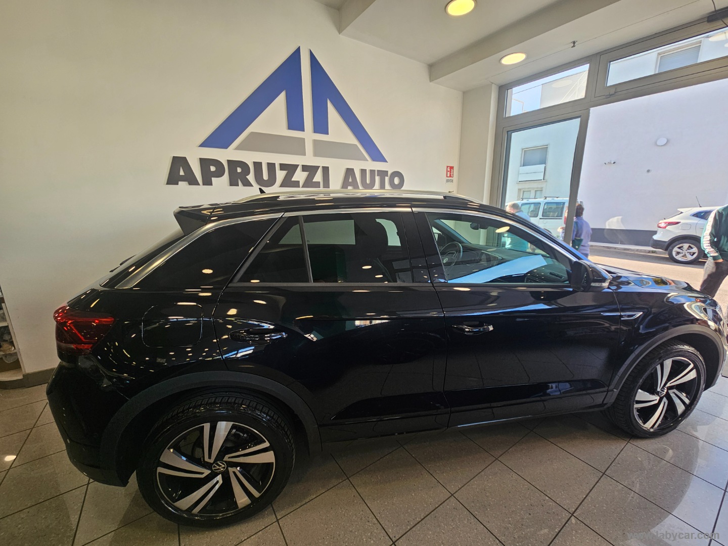 T-Roc 2.0 TDI SCR 150 CV DSG R-Line Plus - immagine 19