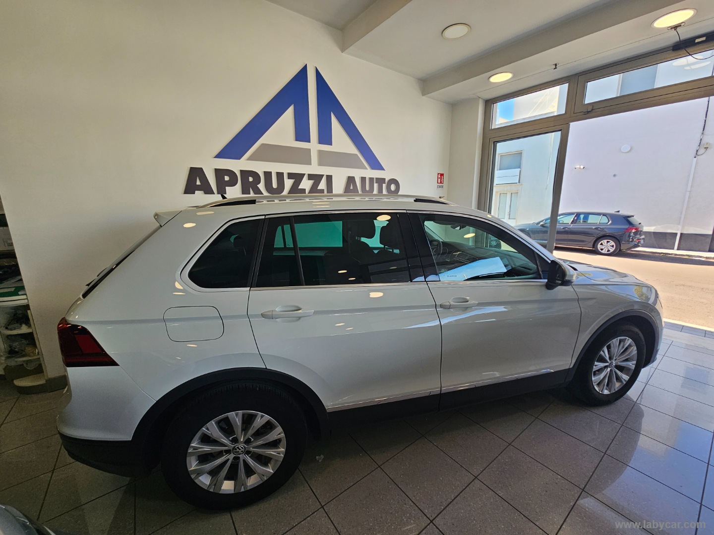 Tiguan 1.6 TDI Business BMT - immagine 19