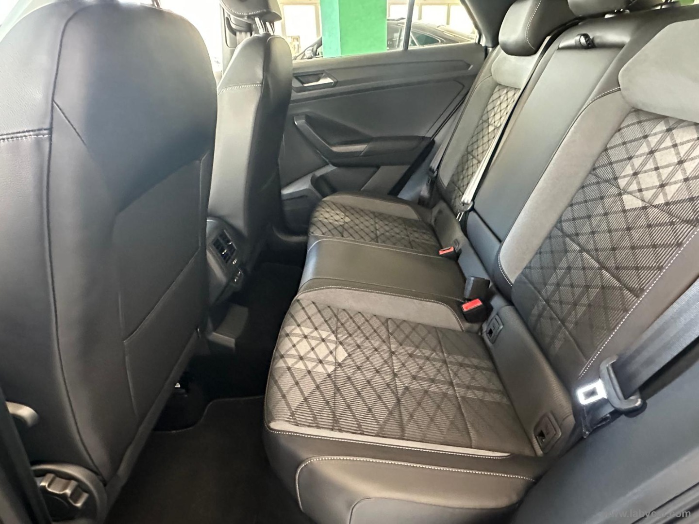 T-Roc 2.0 TDI SCR 150 CV DSG R-Line Plus - immagine 19