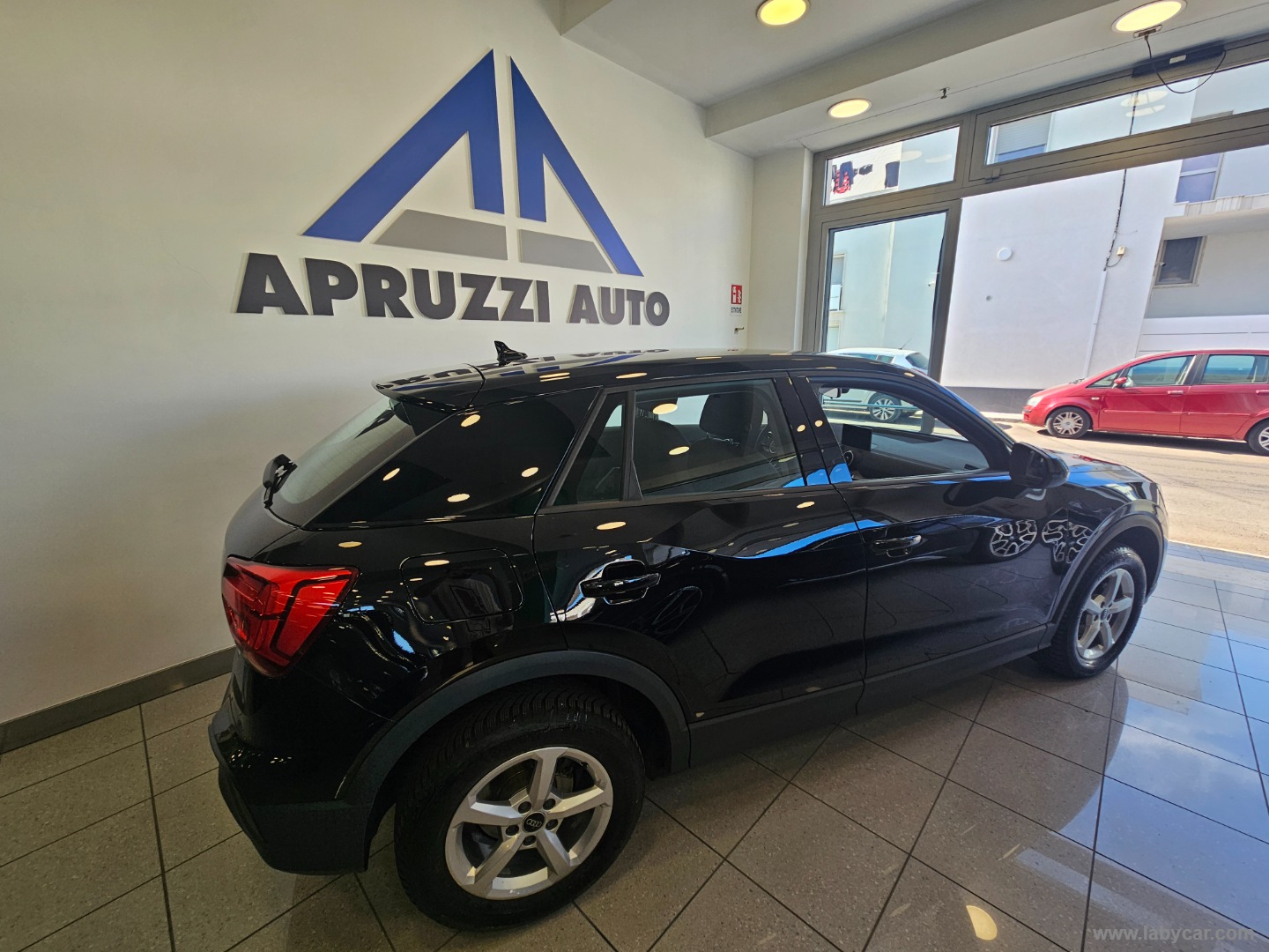 Q2 30 TDI S tronic Business - immagine 19