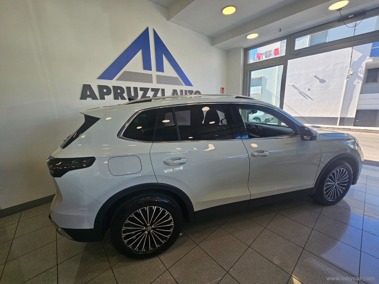 Tiguan 2.0 TDI 150 CV DSG Elegance - immagine 19