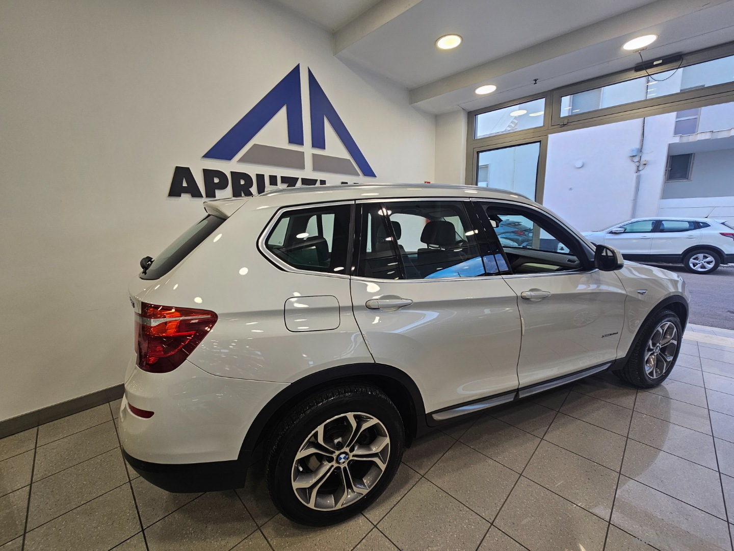 X3 xDrive20d xLine - immagine 19