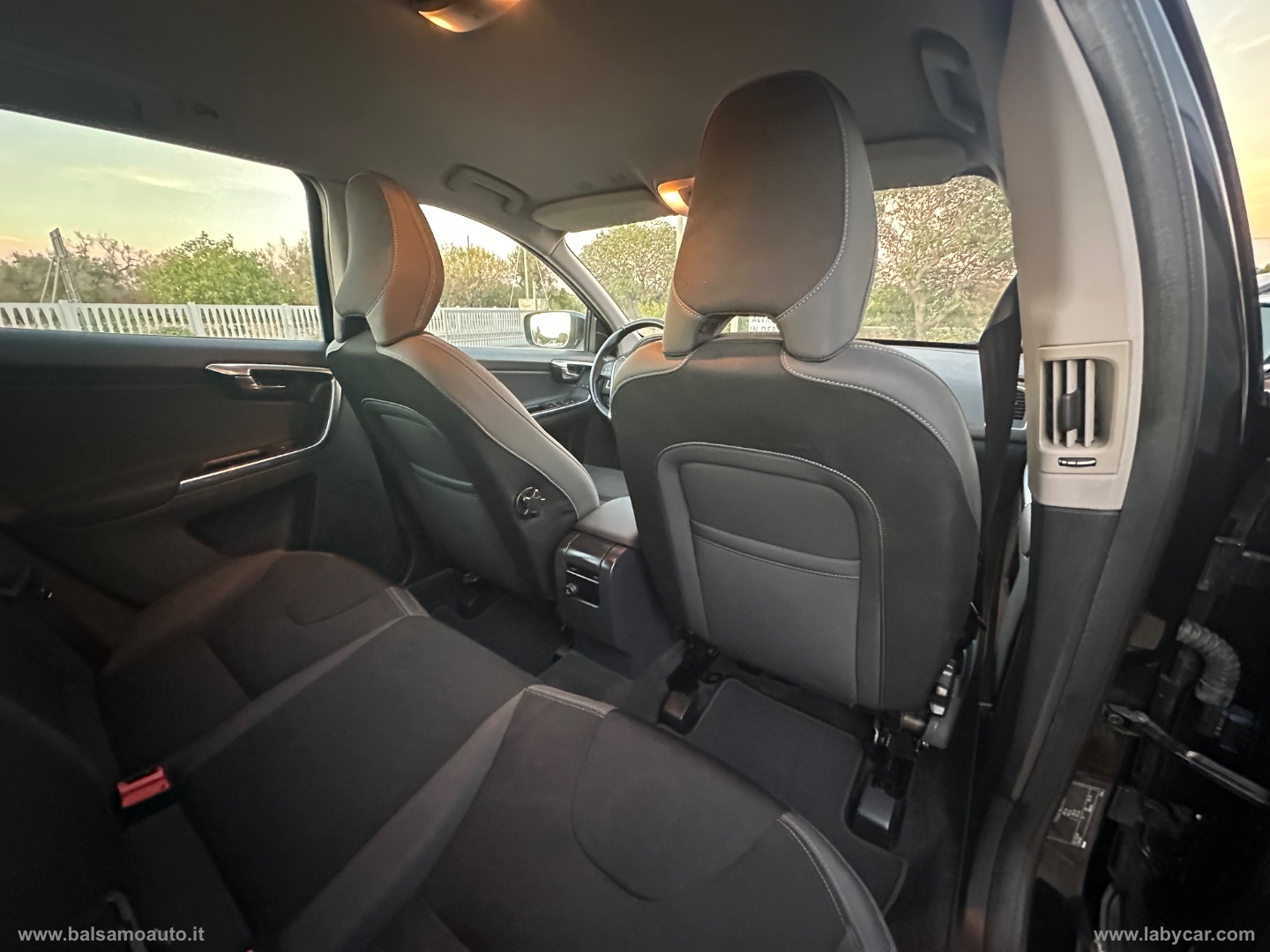 XC60 AWD 2.4D Momentum - immagine 19