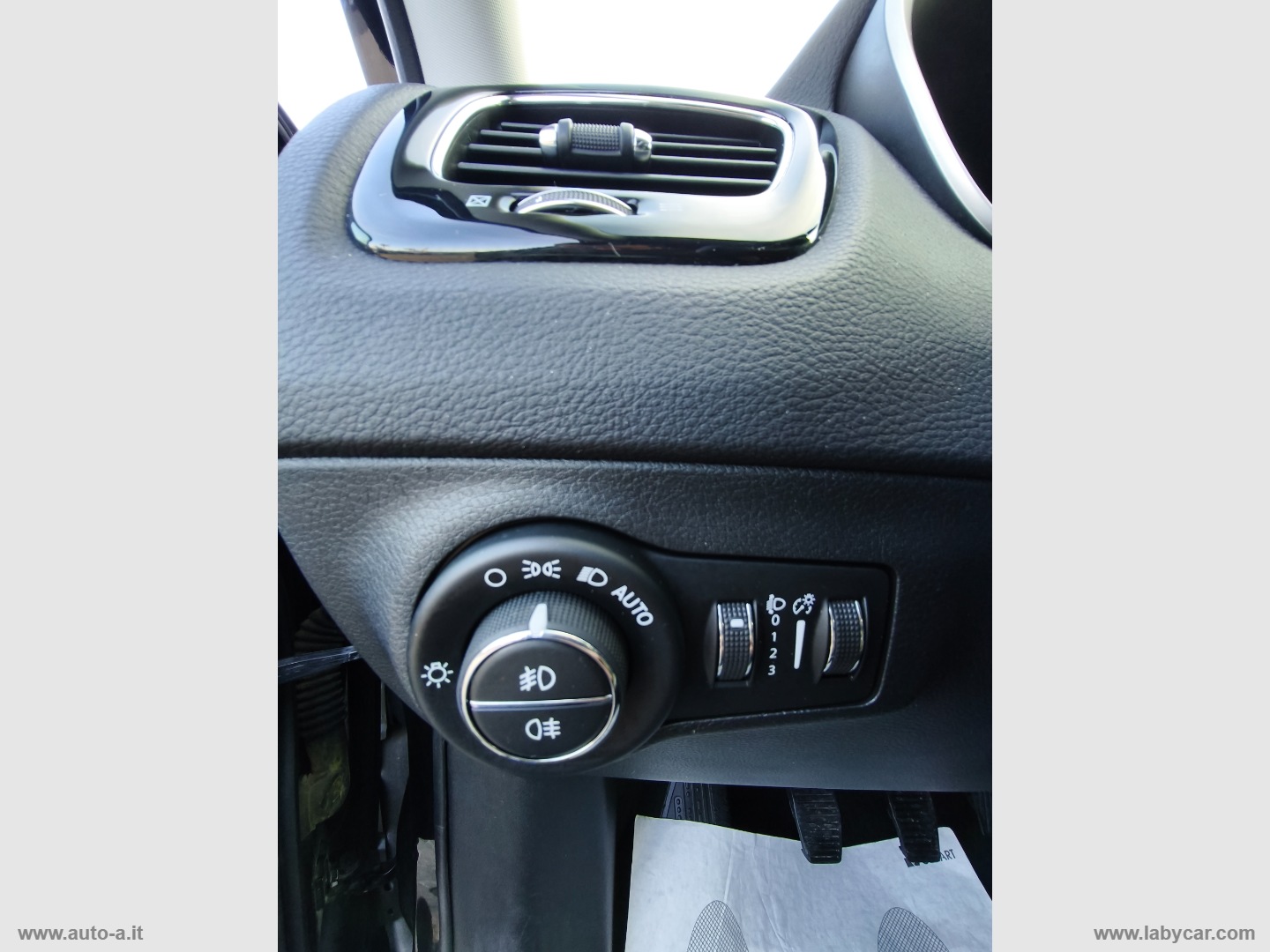 Compass 1.6 Mjt II 2WD Limited - immagine 19