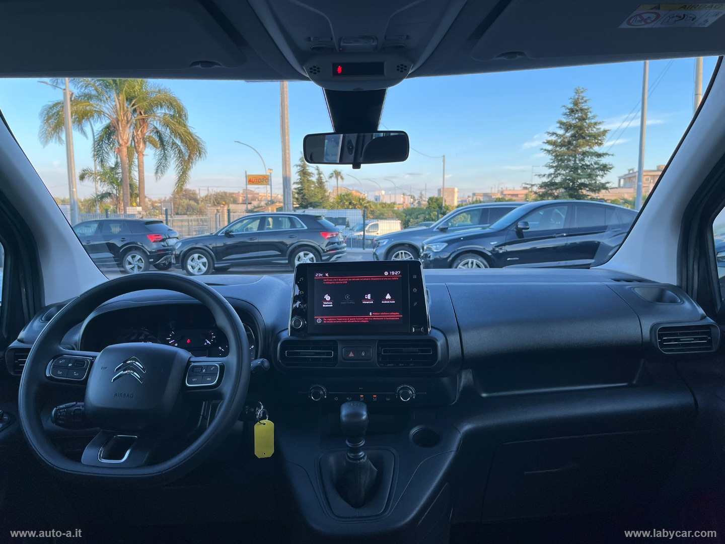 Berlingo BlueHDi 100 S&S SHINE TRASPORTO DISABILI - immagine 19