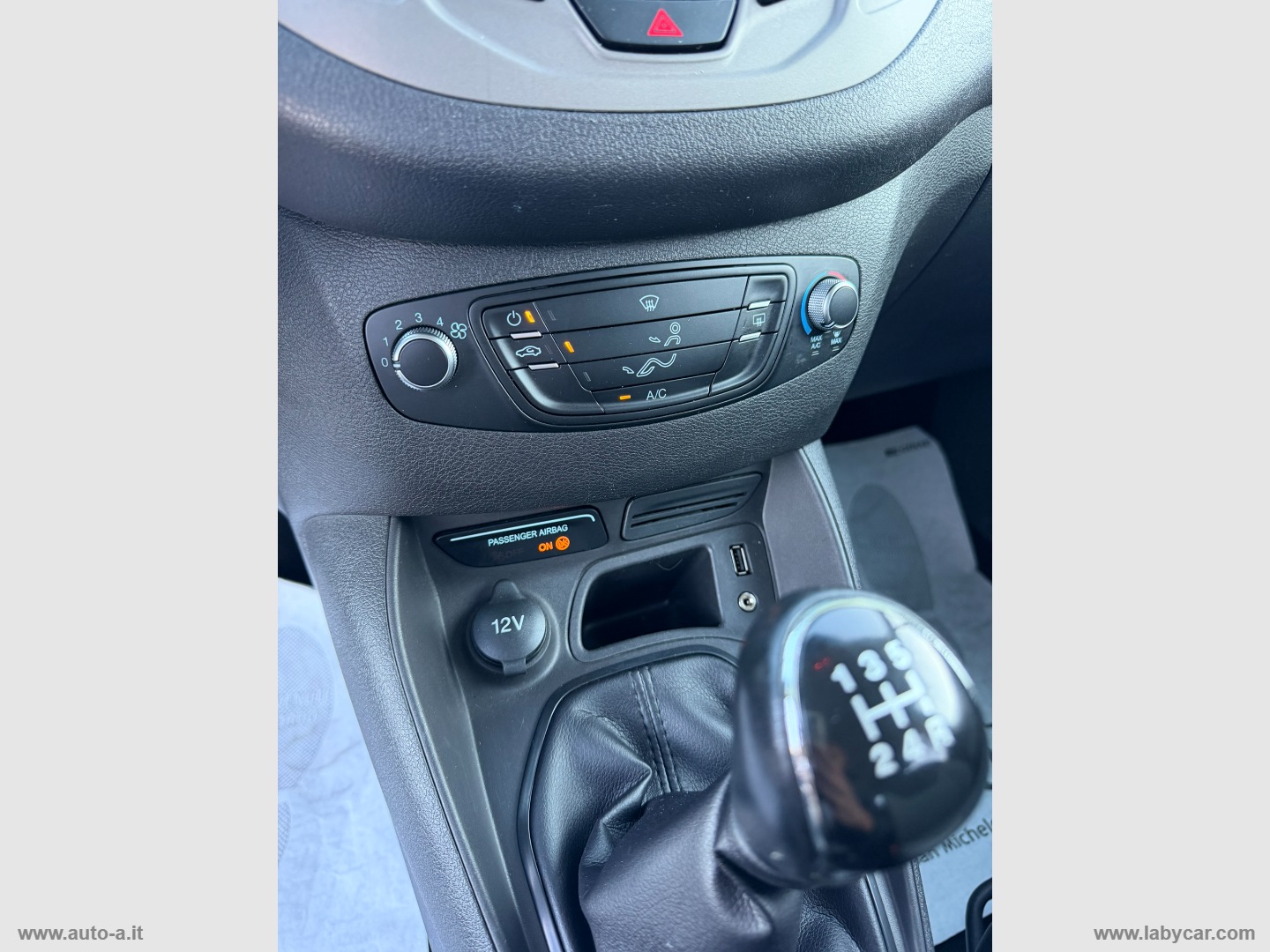 Tourneo Courier 1.0 EcoBoost 100 CV TITANIUM - immagine 19