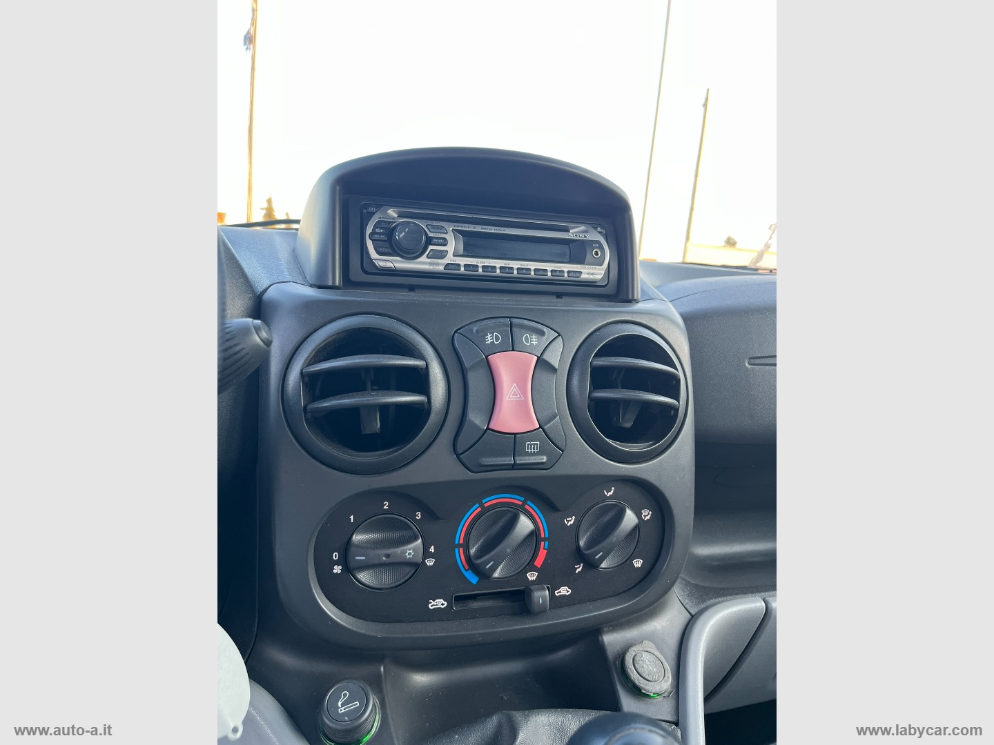 Doblò 1.3 MJT 16V Dynamic TRASPORTO DISABILI - immagine 19