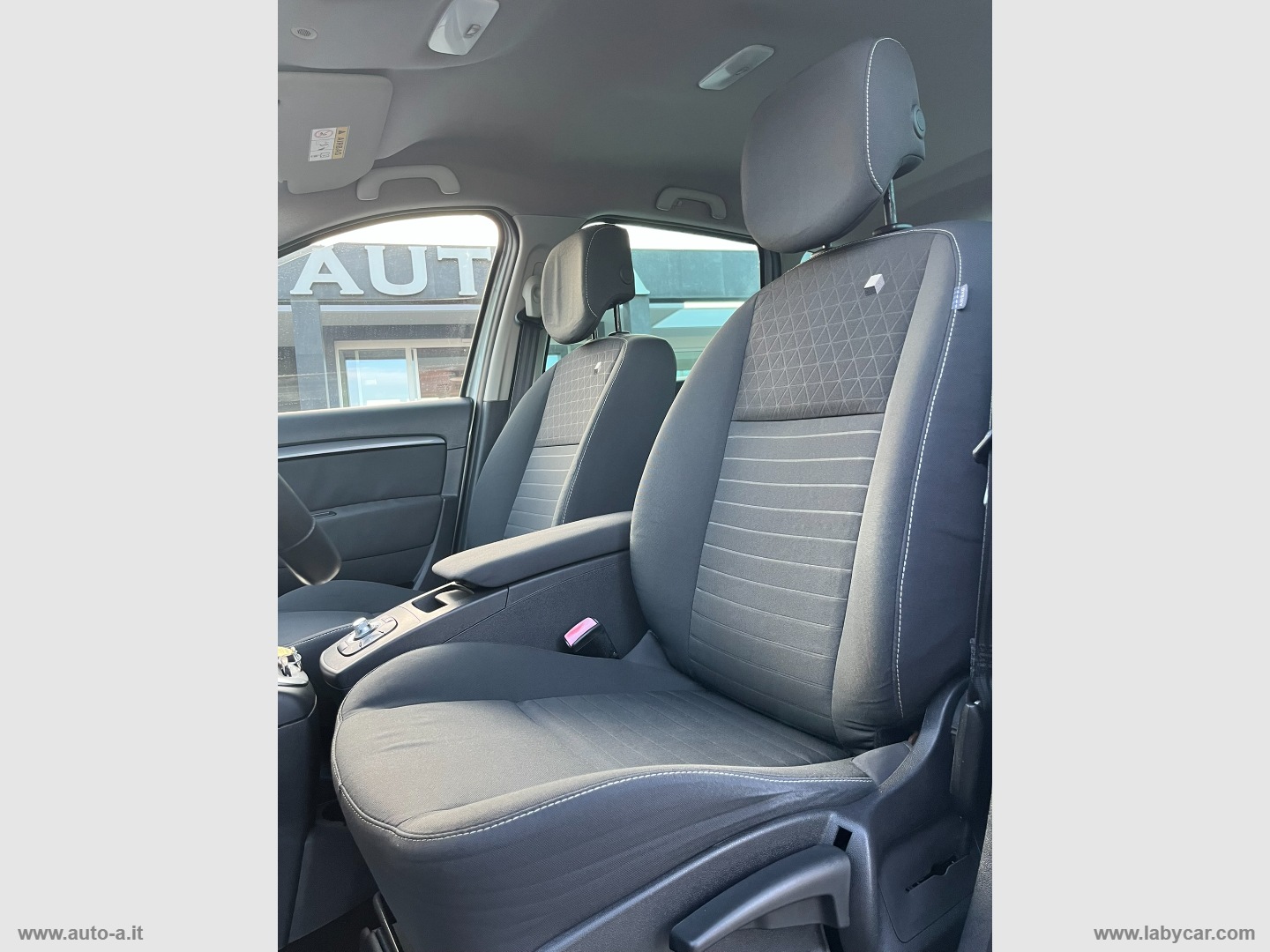 Scénic XMod 1.5 dCi 110 CV EDC Limited - immagine 19