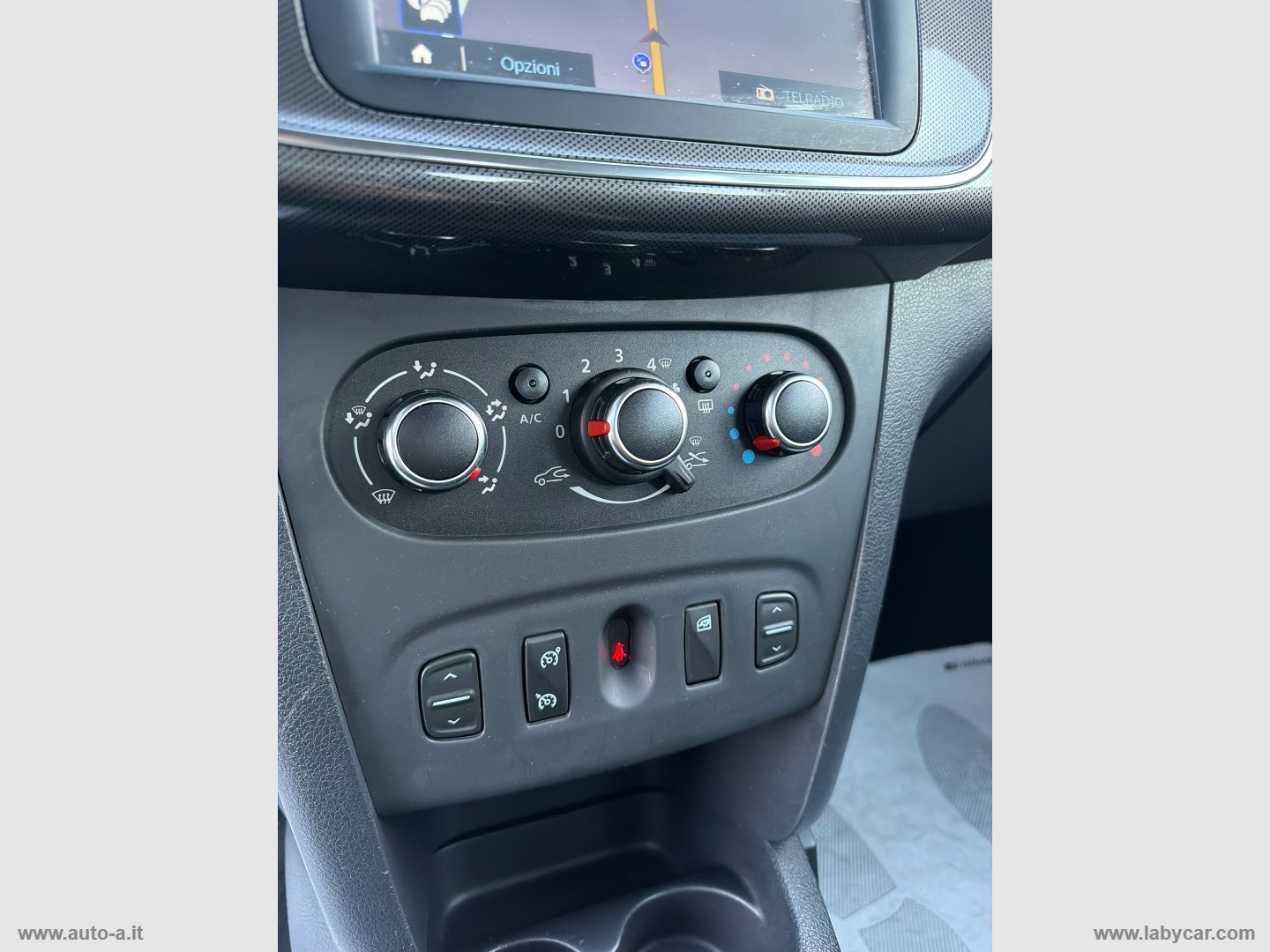 Sandero Stepway 0.9 TCe 12V 90 CV S&S PRESTIGE - immagine 19