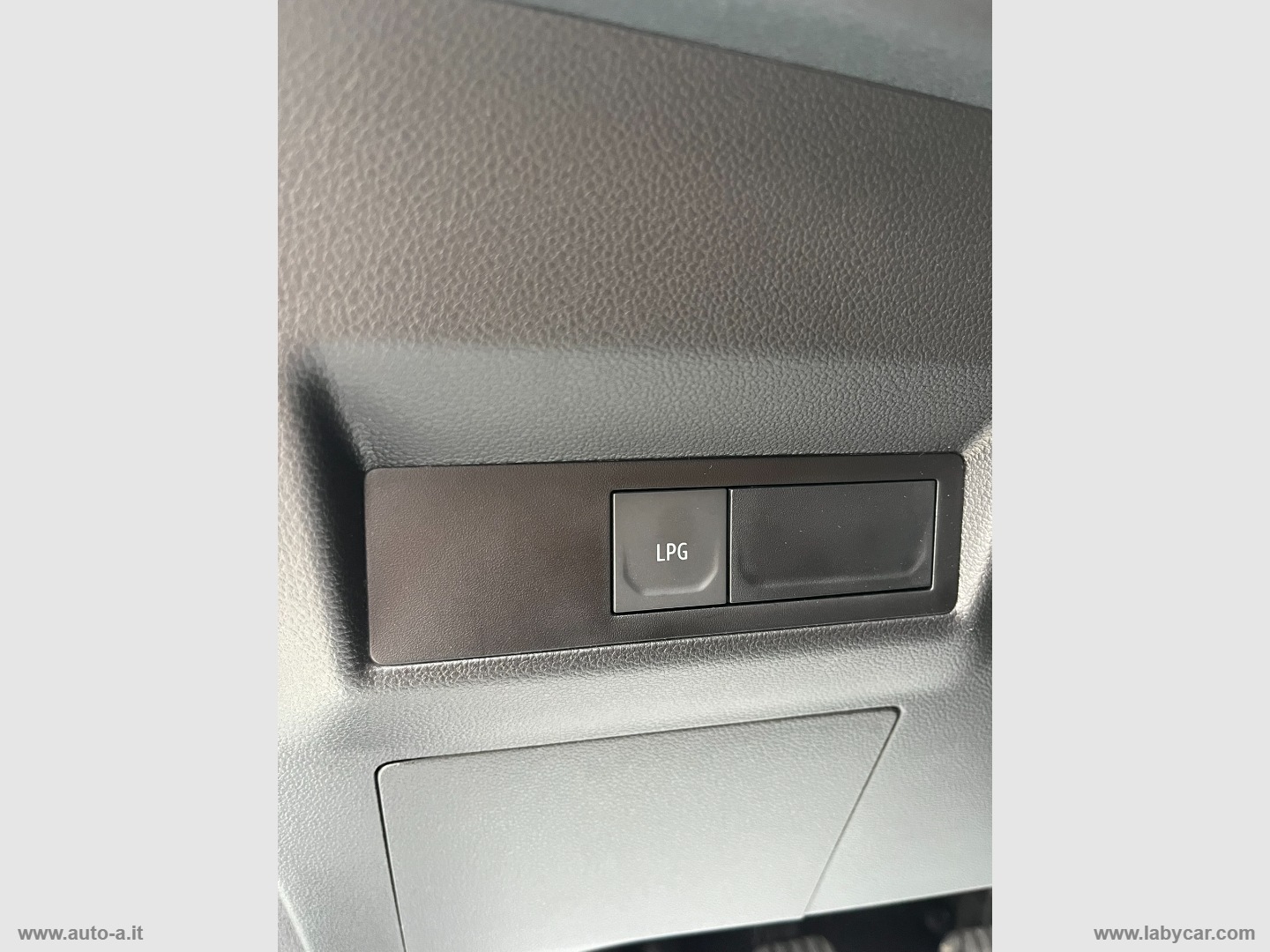 ASX 1.0L 100 CV Invite Plus GPL SOLI 6.900 KM - immagine 19