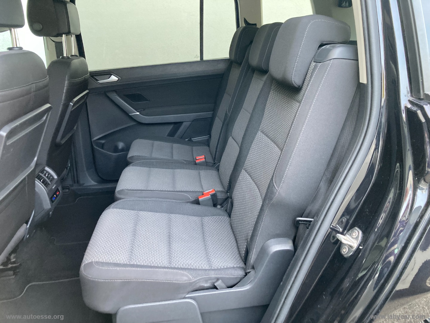 Touran 2.0 TDI 150 CV DSG Business BMT - immagine 19