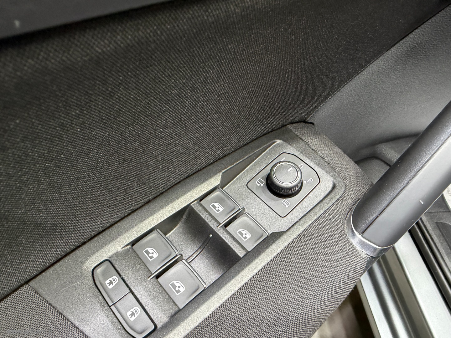 Touran 1.6 TDI Business BMT - immagine 19