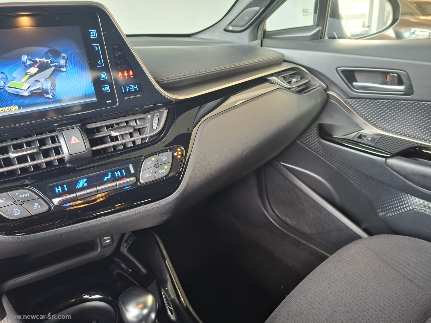 C-HR 1.8 Hybrid E-CVT Active - immagine 19