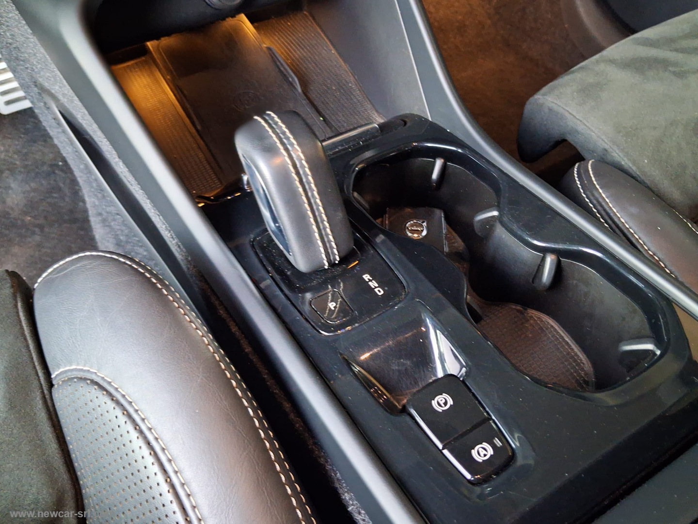 XC40 D3 Geartronic R-design - immagine 19