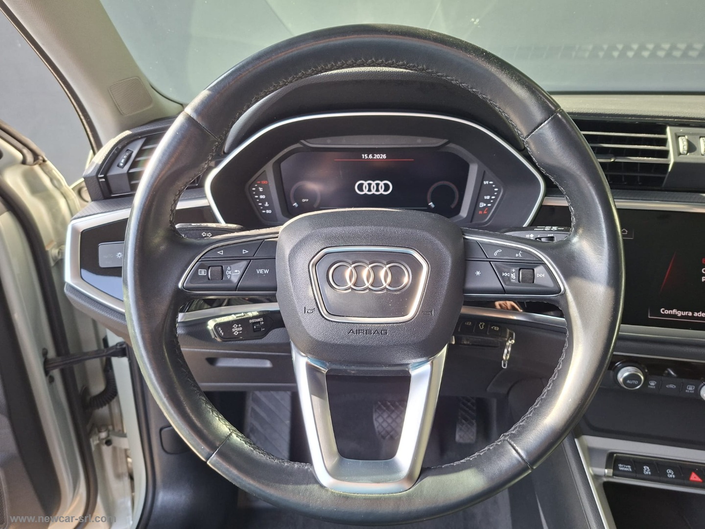 Q3 SPB 35 TDI S tronic Business Plus - immagine 19