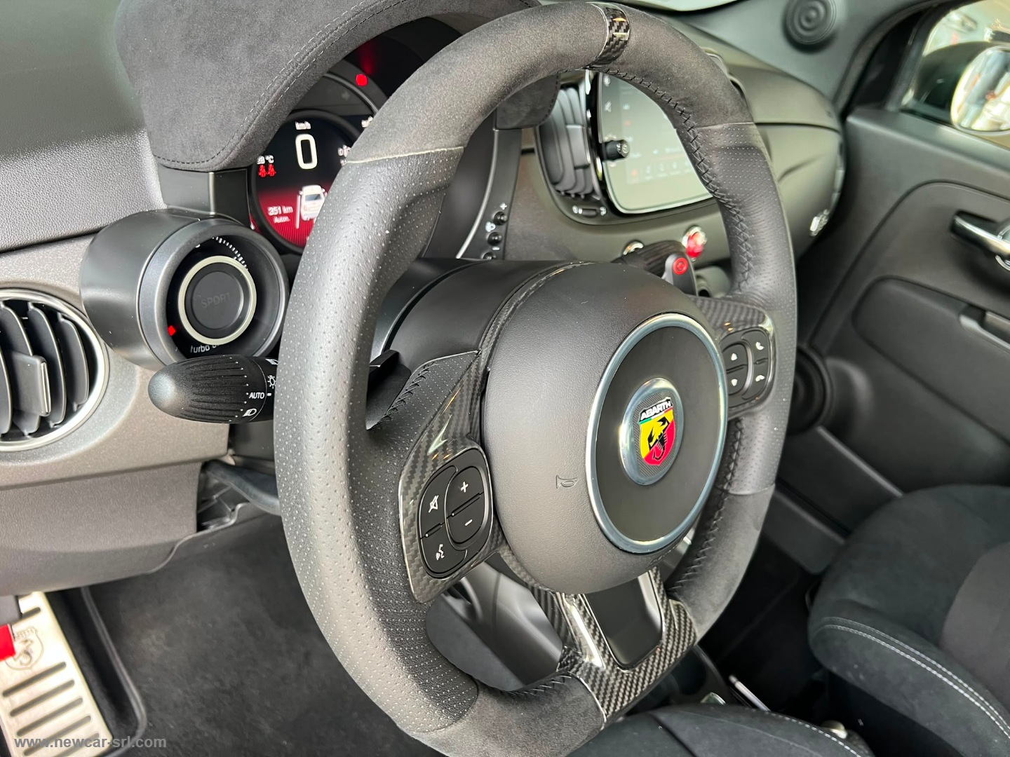 695 1.4 Turbo T-Jet 180 CV M.T.A. - immagine 19