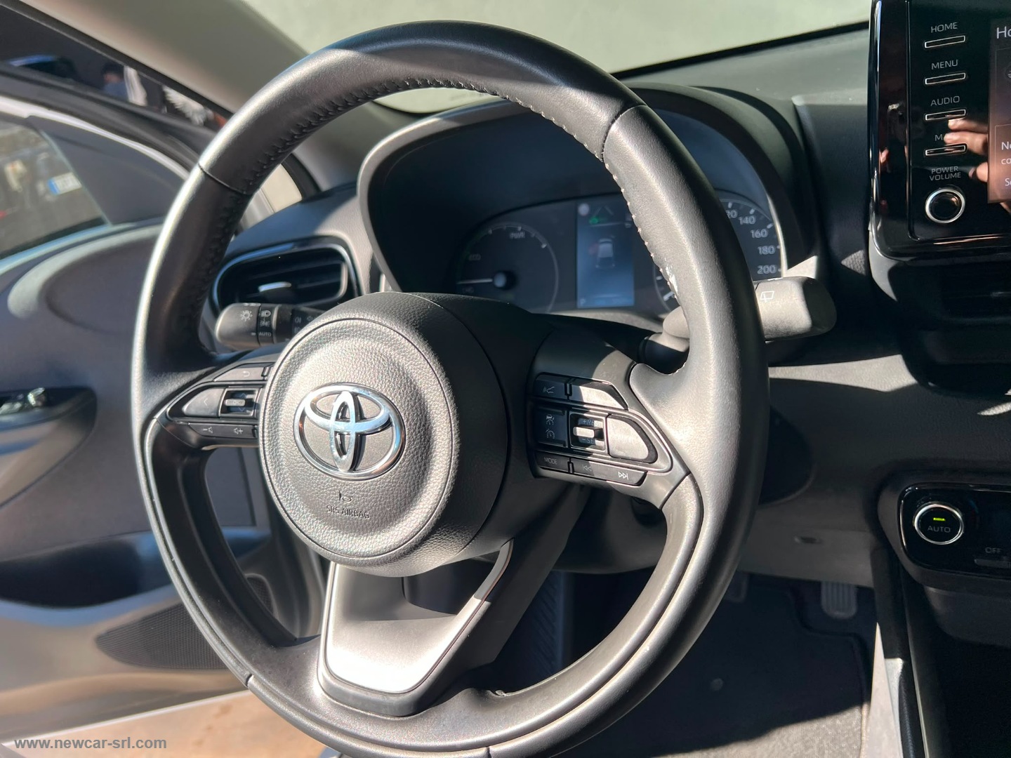 Yaris 1.5 Hybrid 5p. Business - immagine 19
