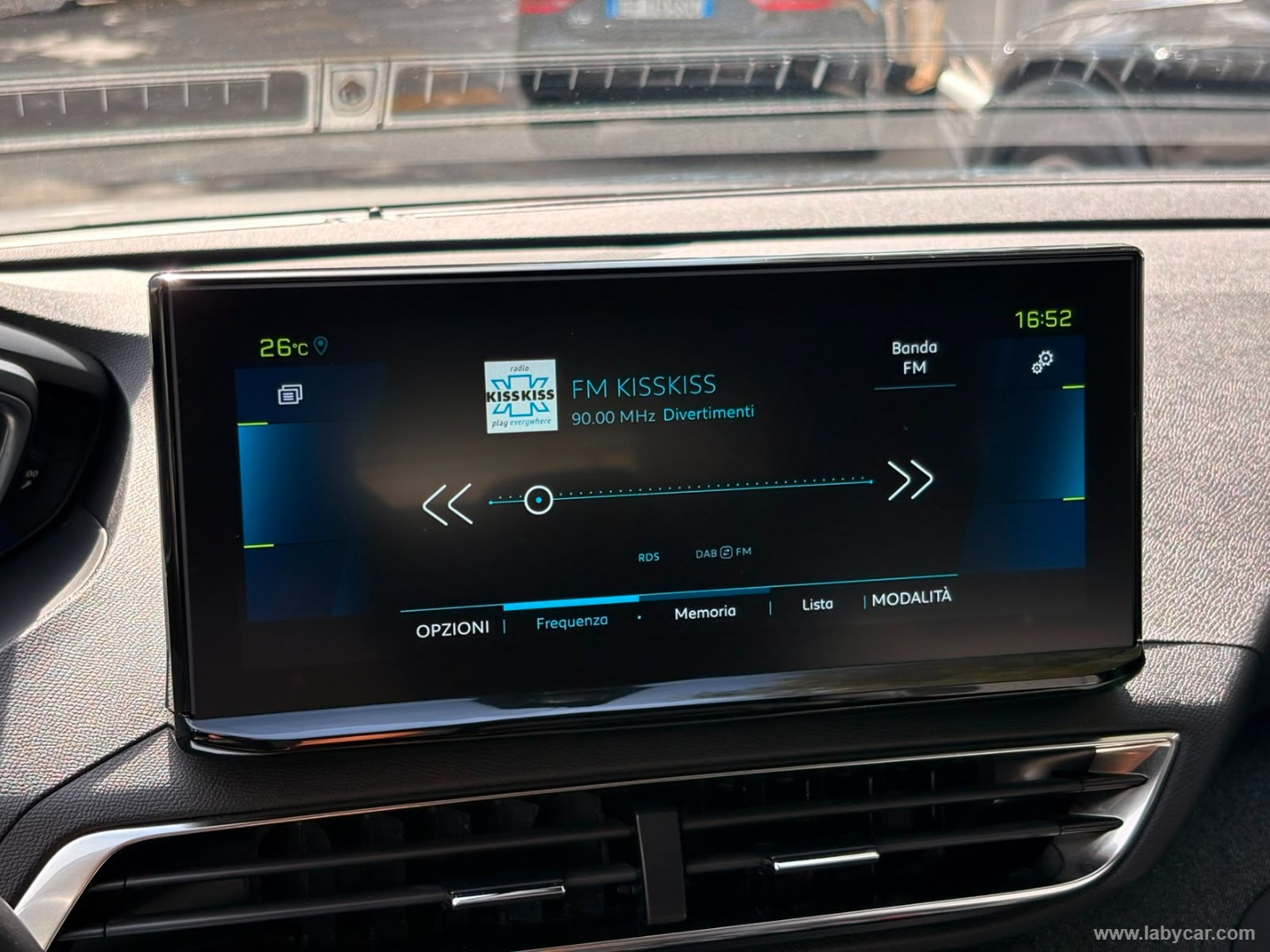 Peugeot 3008 Hybrid 225 e-EAT8 Allure Pack - Immagine 19