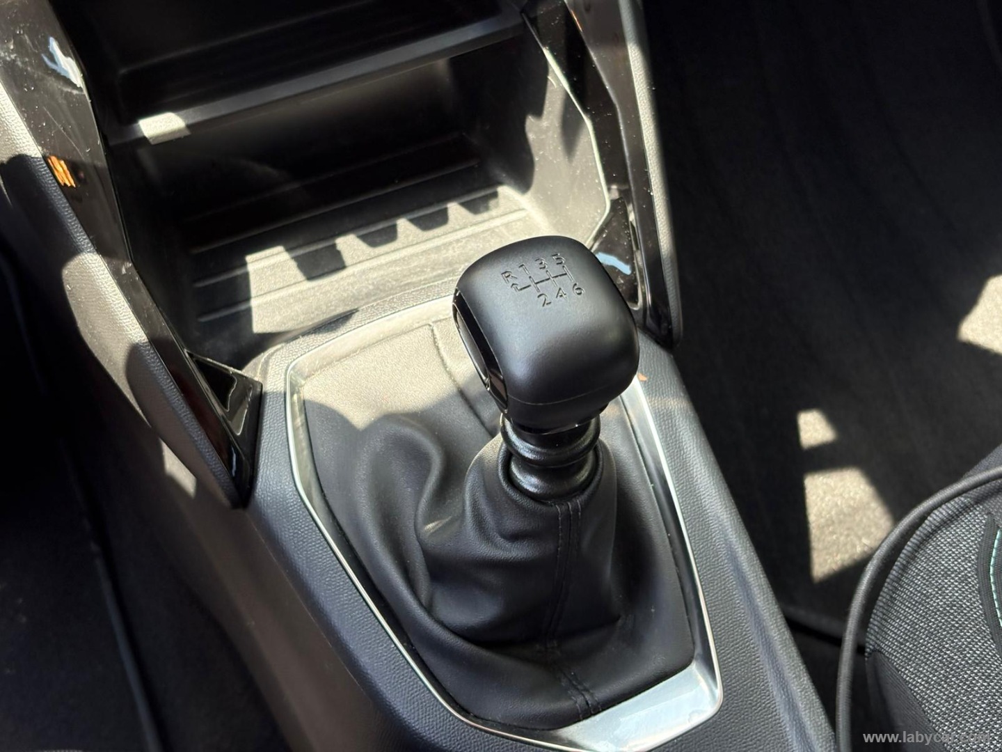 Peugeot 208 BlueHDi 100 S&S 5p. STYLE - Immagine 19