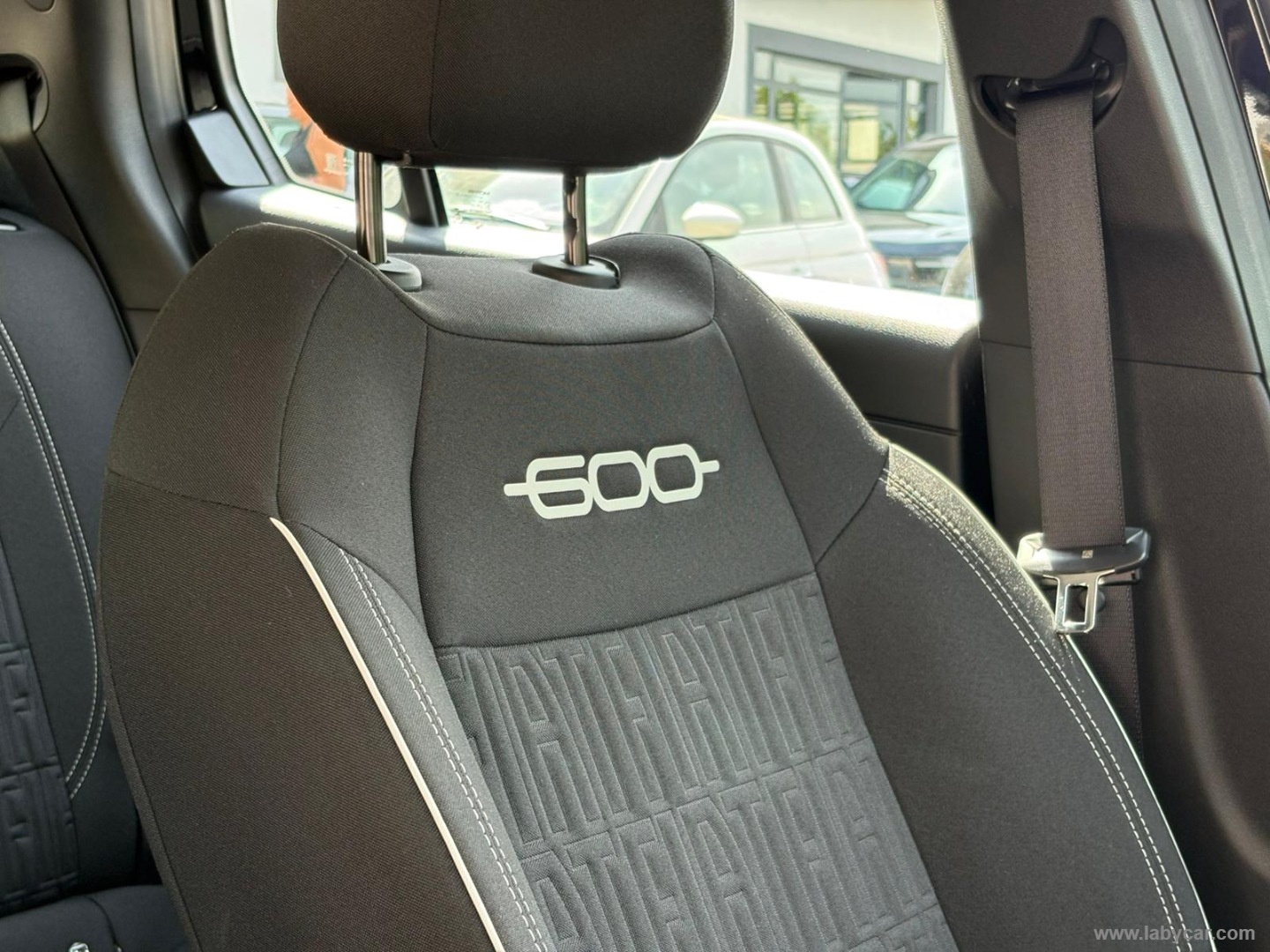 Fiat 600 Hybrid 145 CV DCT MHEV Icon - Immagine 19