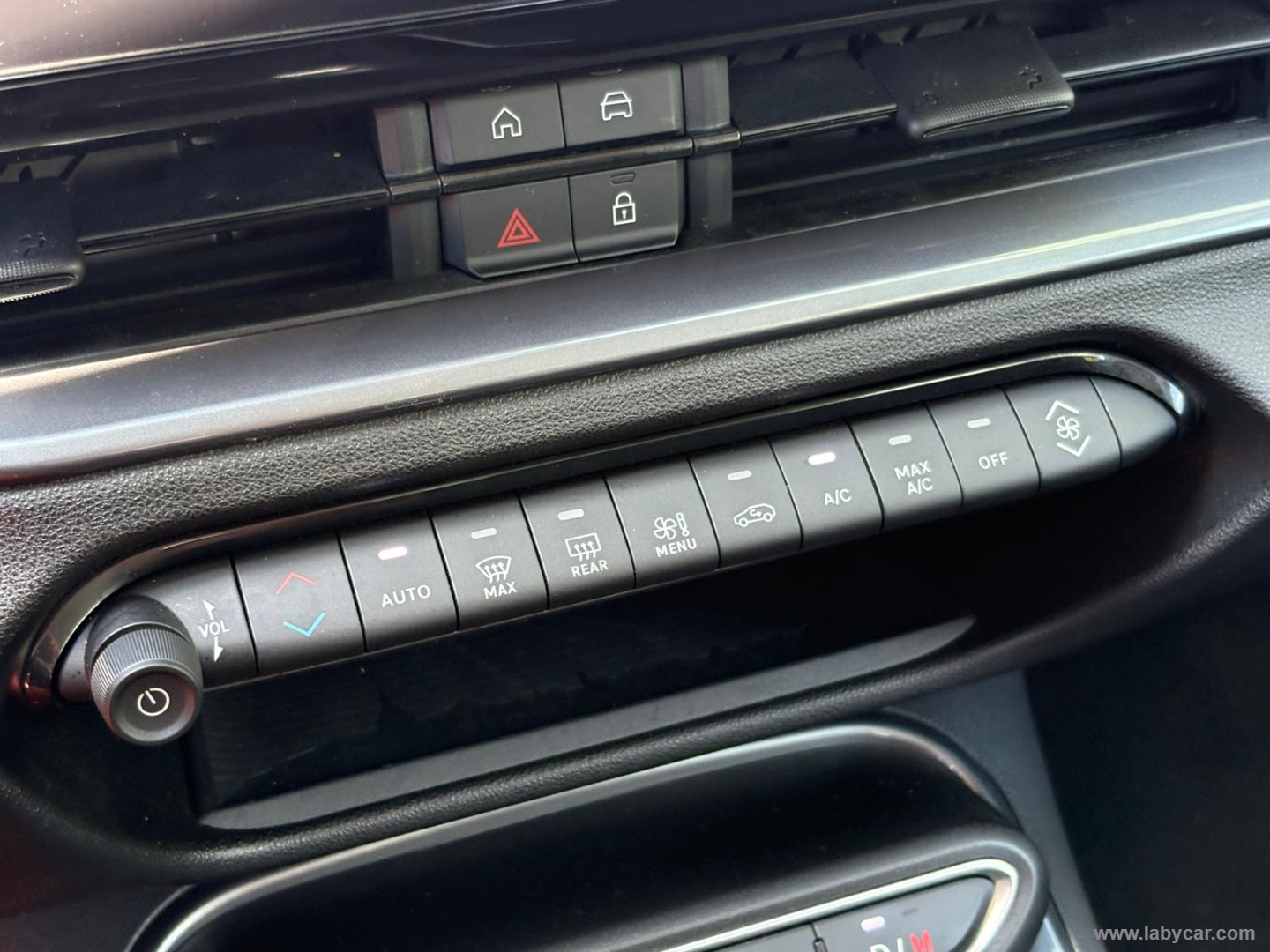 600 Hybrid 145 CV DCT MHEV Icon - immagine 19