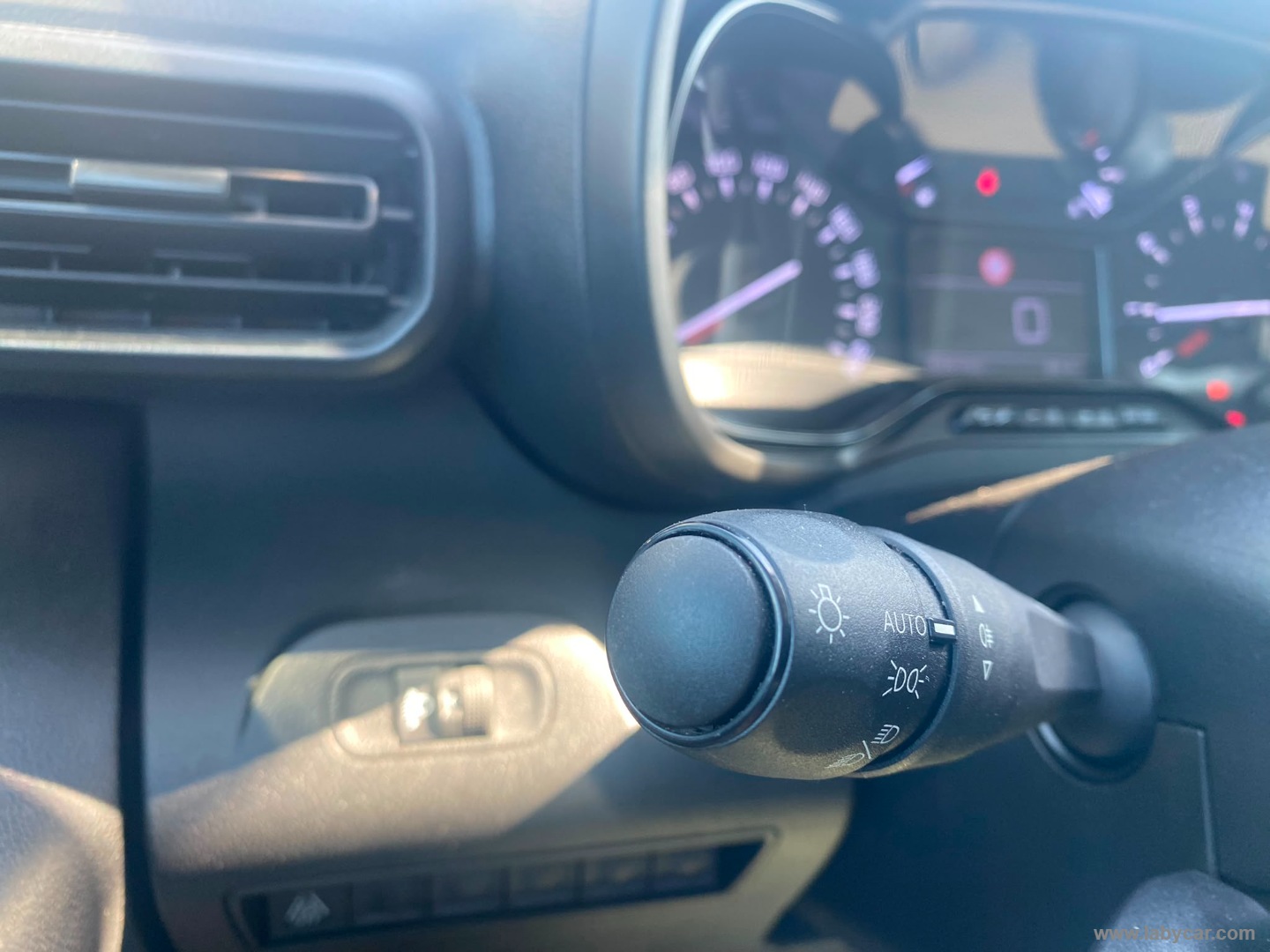 Citroën BERLINGO BlueHDi 100 S&S Combi Live - Immagine 19