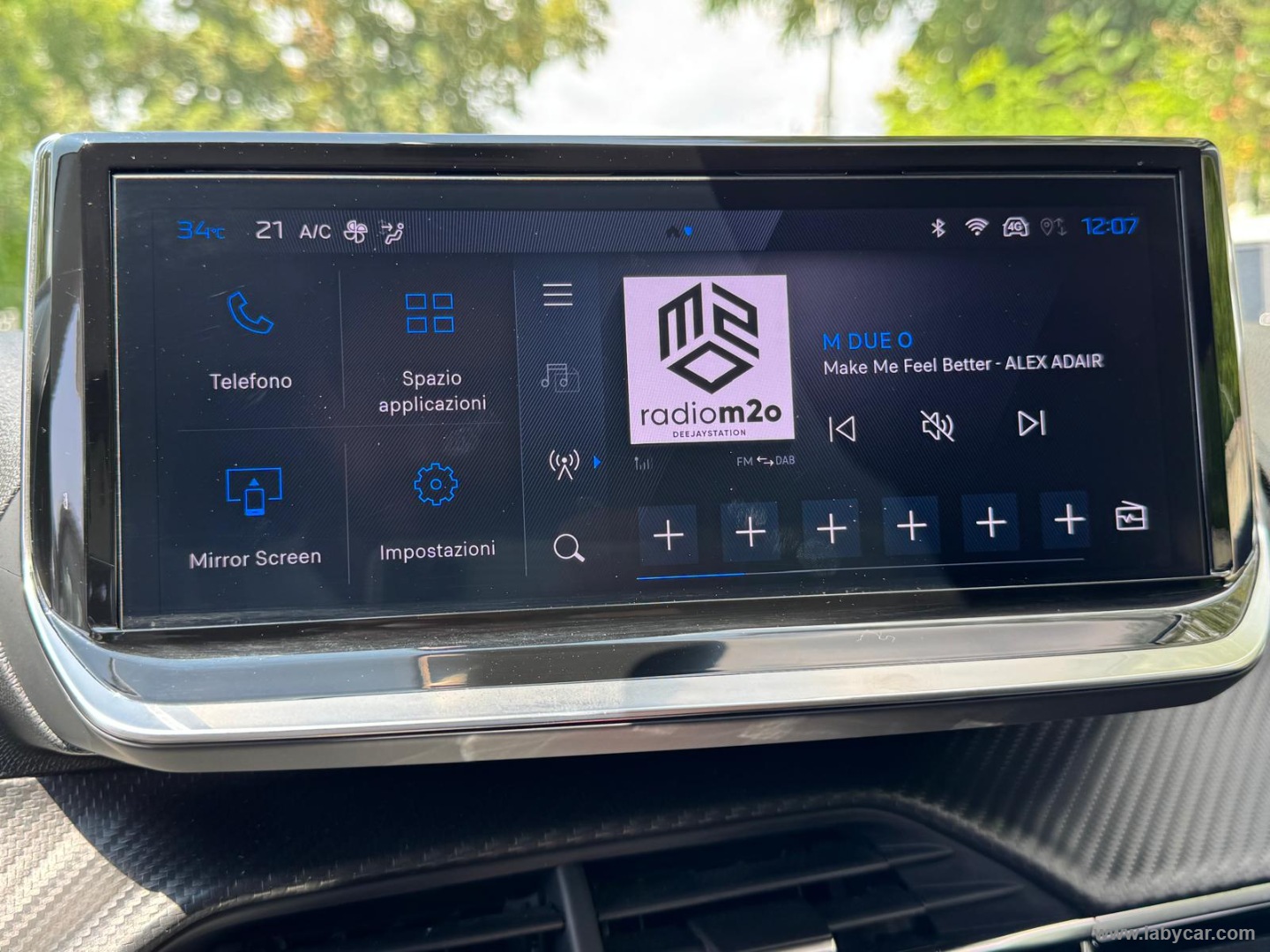 Peugeot 208 Hybrid 110 e-DCS6 Allure - Immagine 19