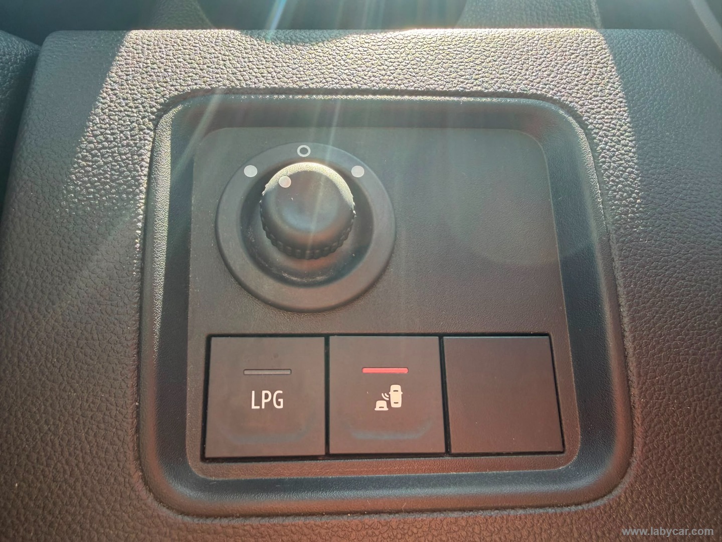 Dacia Duster 1.0 TCe GPL 4x2 Prestige - Immagine 19