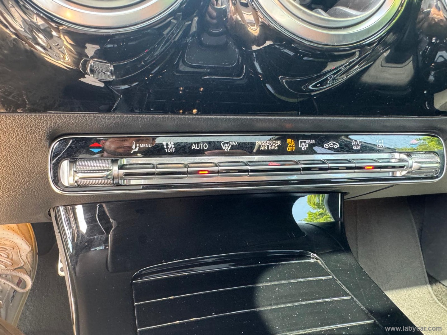 Mercedes-Benz Classe A A 250 e Automatic Plug-in hybrid Premium - Immagine 19