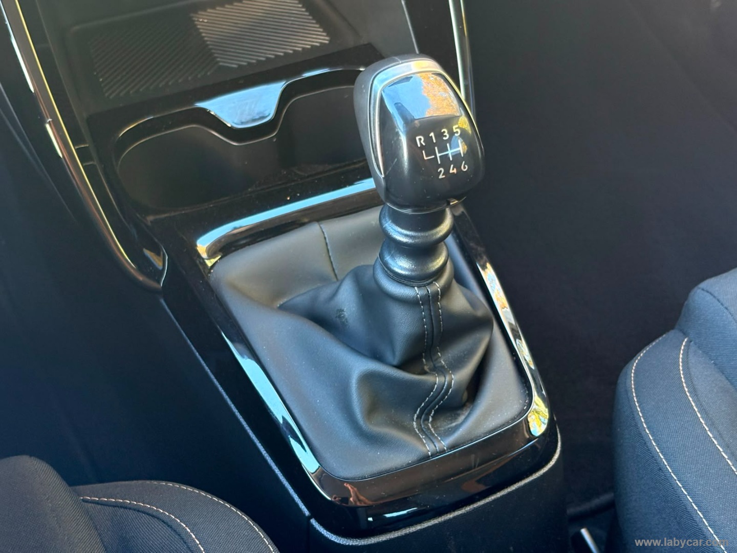 Citroën C3 Aircross PureTech Turbo 100 Plus - Immagine 19