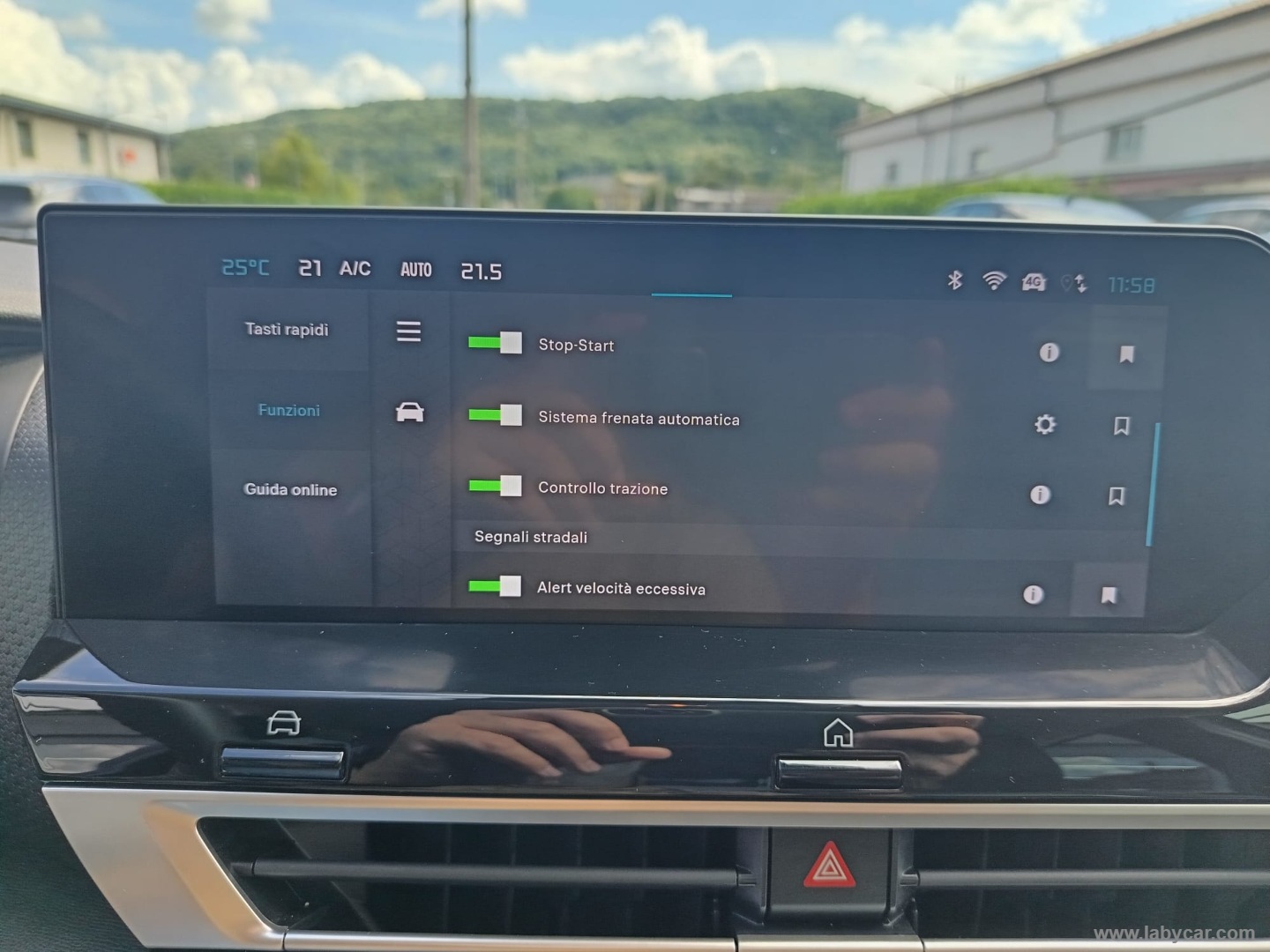 Citroën C4 Hybrid 145 e-DCS6 Plus - Immagine 19