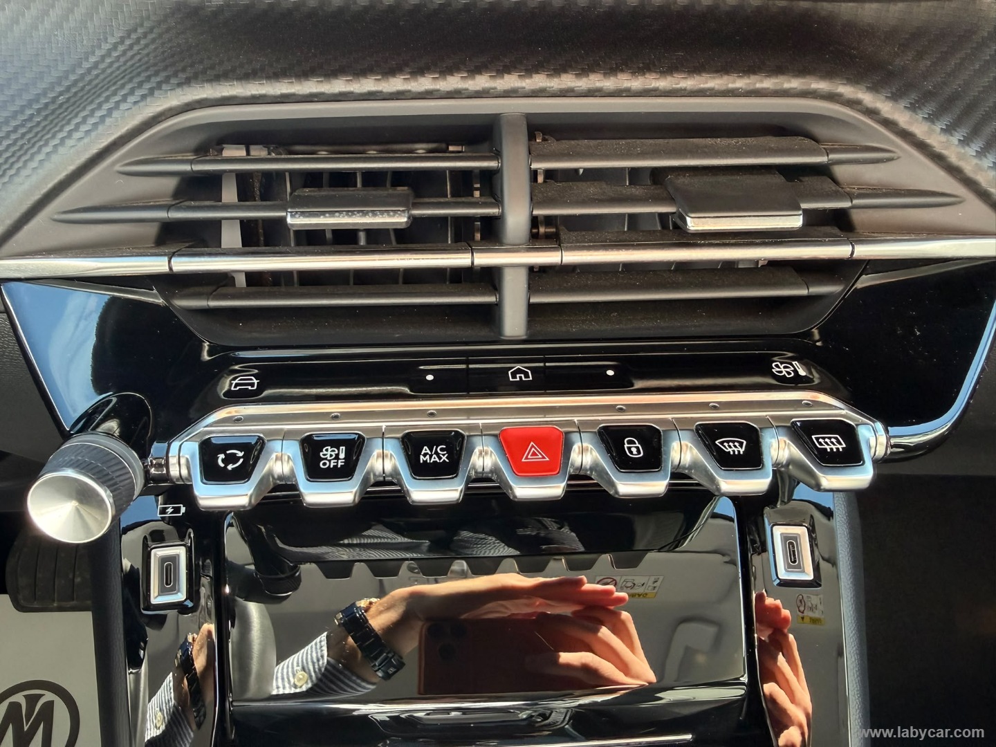 Peugeot 208 Hybrid 110 e-DCS6 Allure - Immagine 19