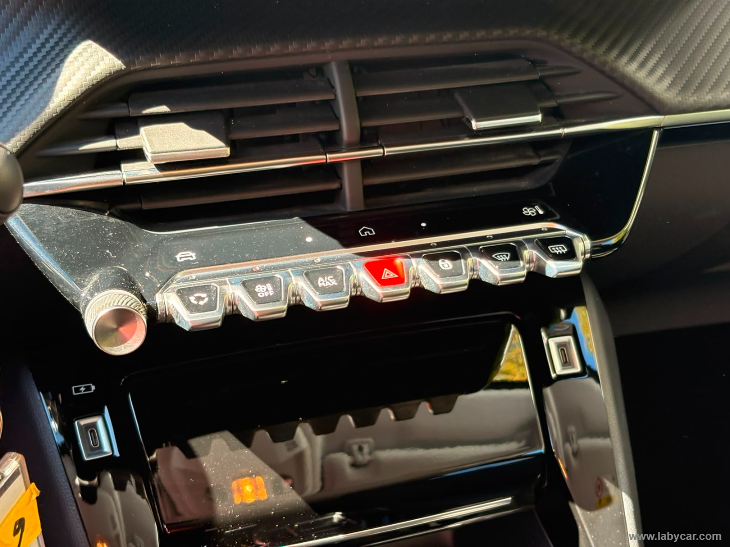 Peugeot 208 Hybrid 110 e-DCS6 Allure - Immagine 19