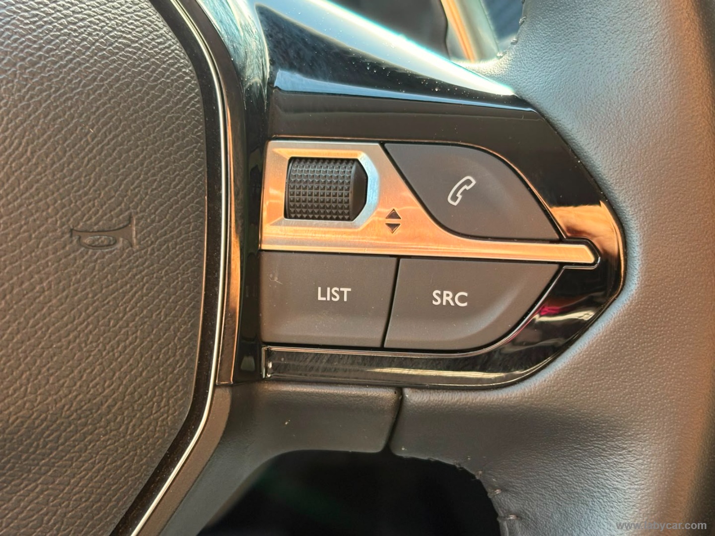 Peugeot 208 Hybrid 110 e-DCS6 Allure - Immagine 19