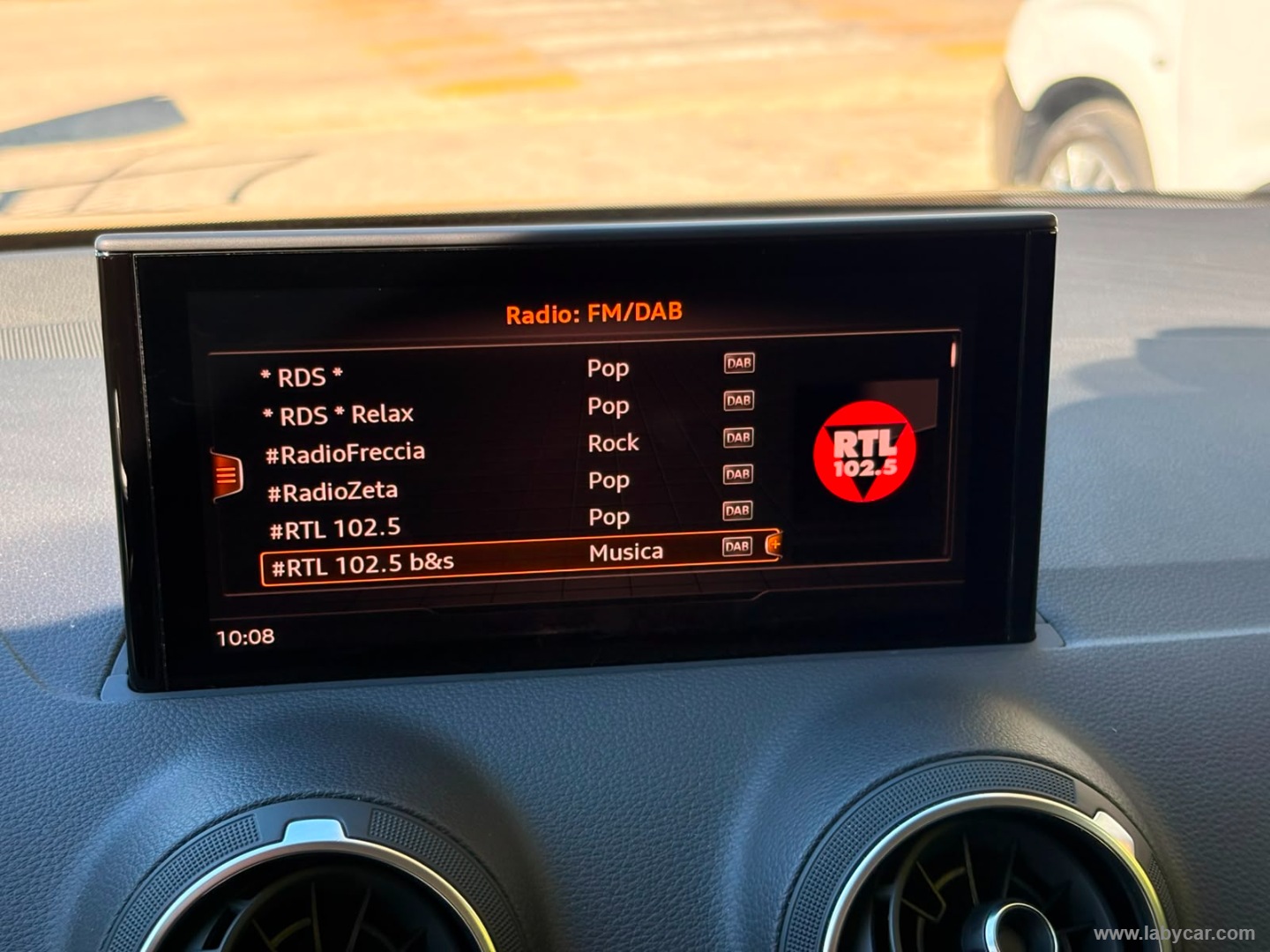 Audi Q2 30 TDI S tronic Admired - Immagine 19