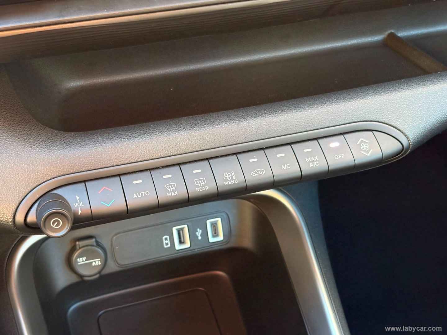 Jeep Avenger 1.2 Turbo Altitude - Immagine 19