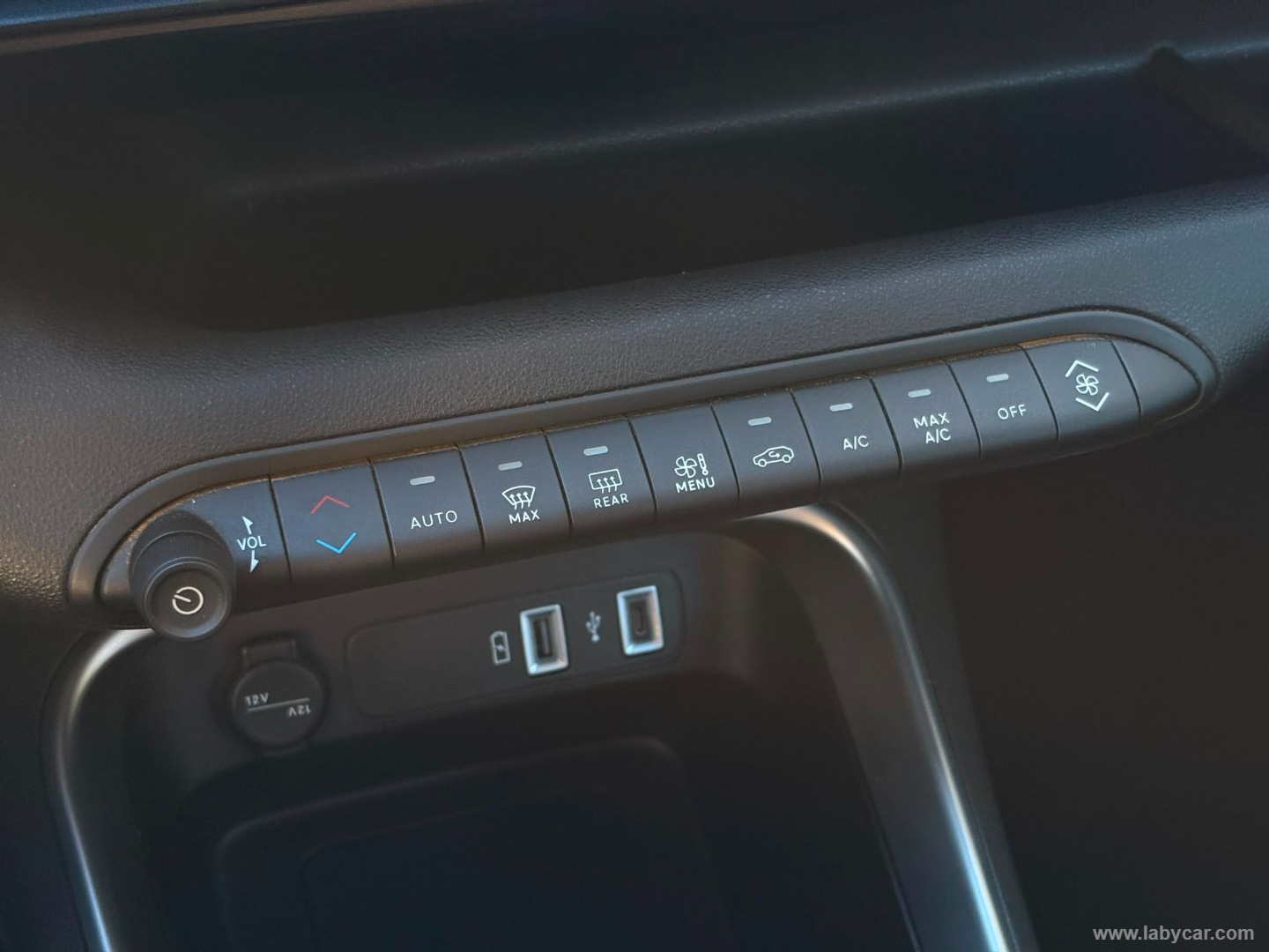 Jeep Avenger 1.2 Turbo Altitude - Immagine 19