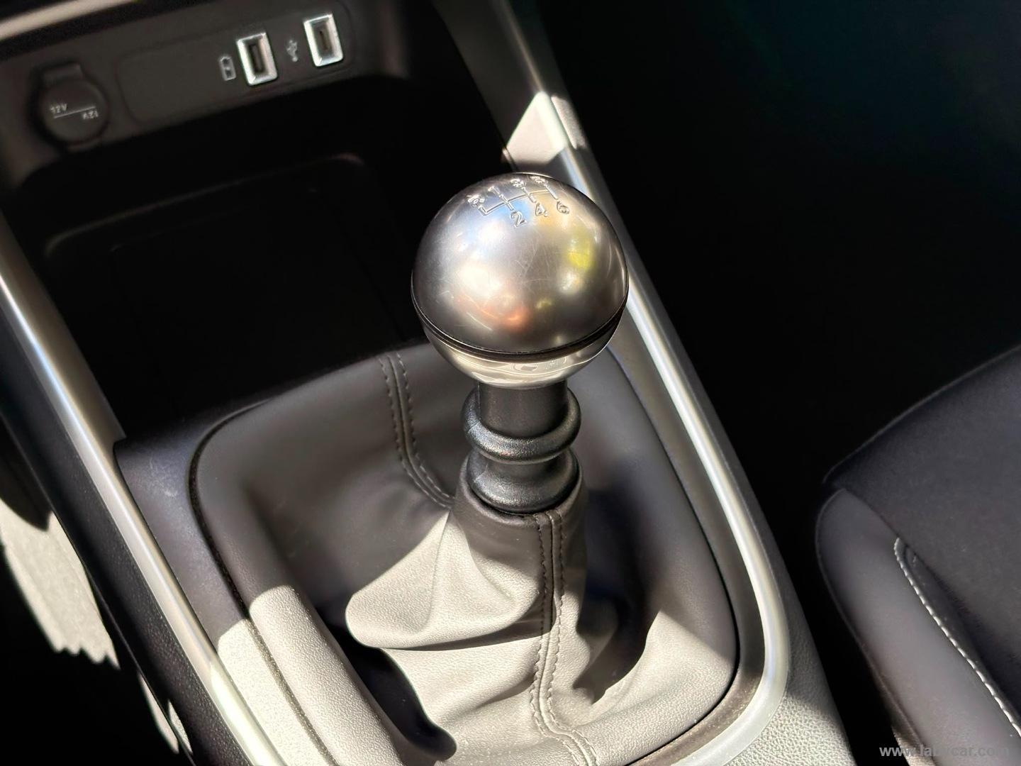 Jeep Avenger 1.2 Turbo Altitude - Immagine 19
