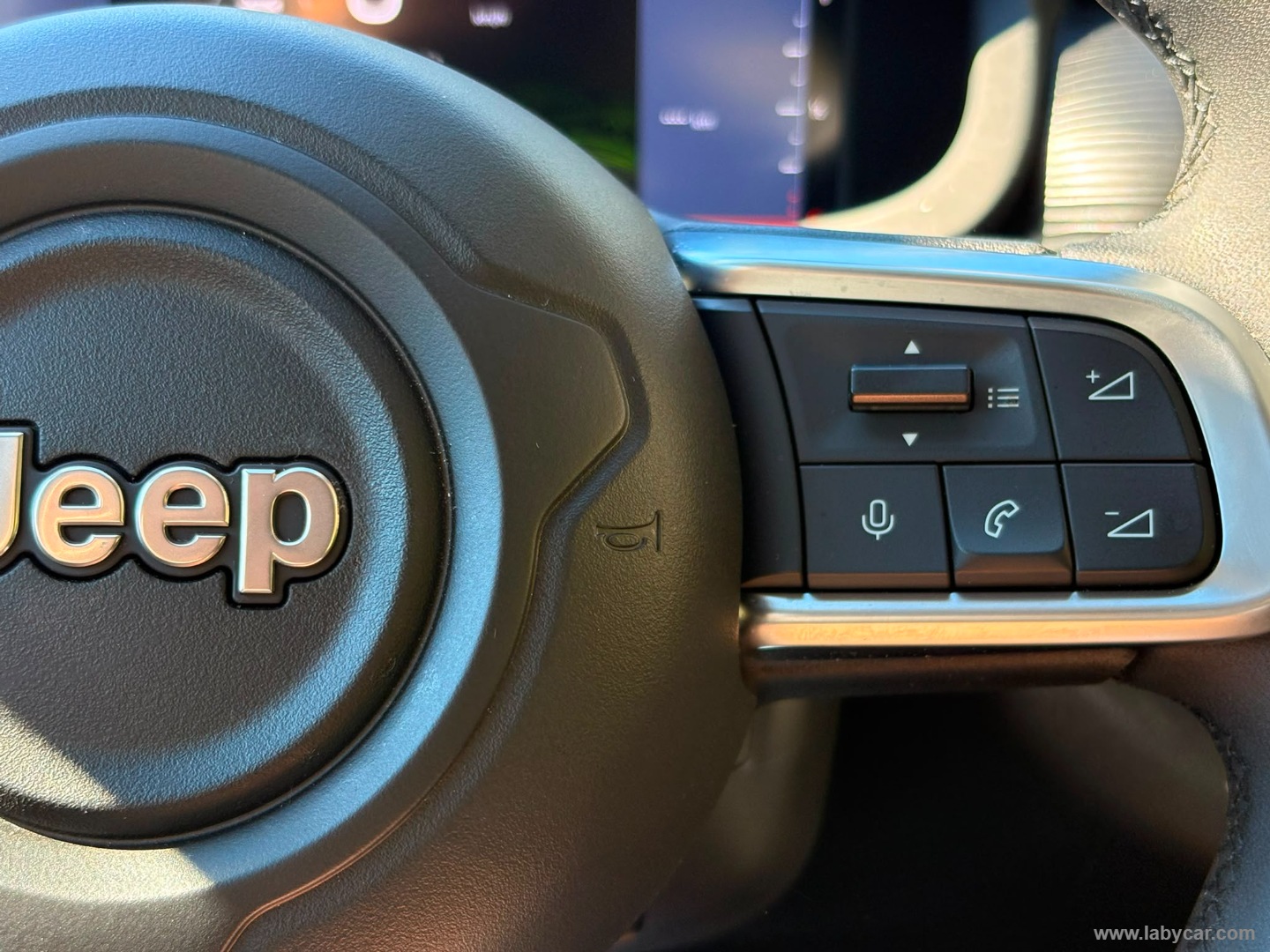 Jeep Avenger 1.2 Turbo Altitude - Immagine 19
