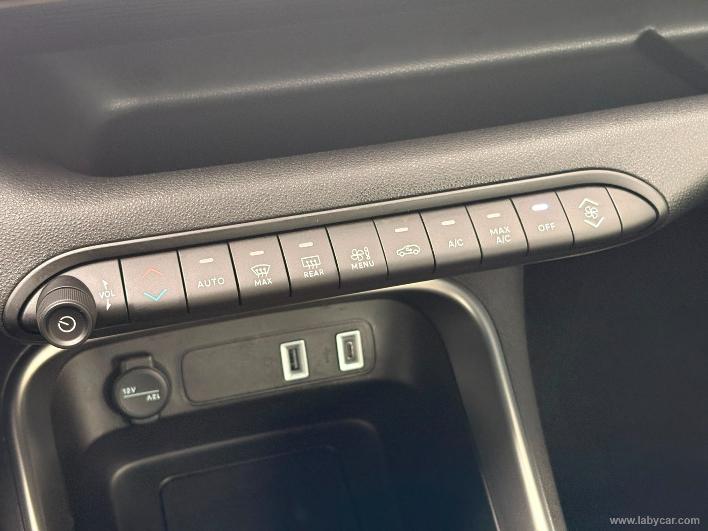 Jeep Avenger 1.2 Turbo Altitude - Immagine 19