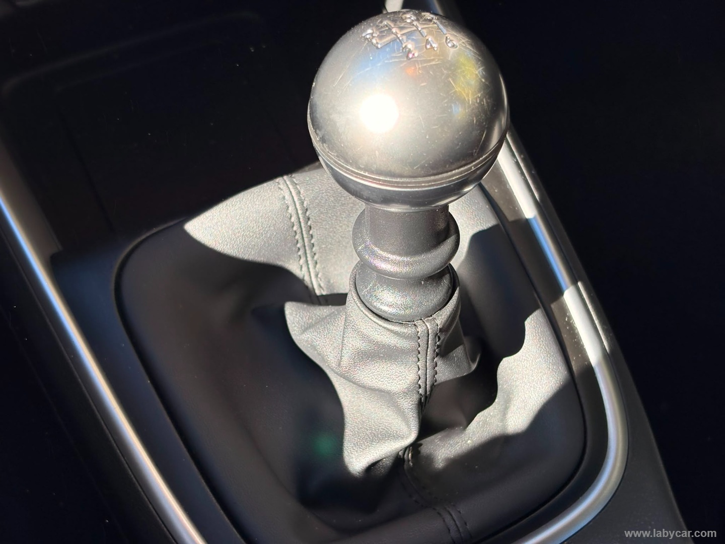 Jeep Avenger 1.2 Turbo Altitude - Immagine 19