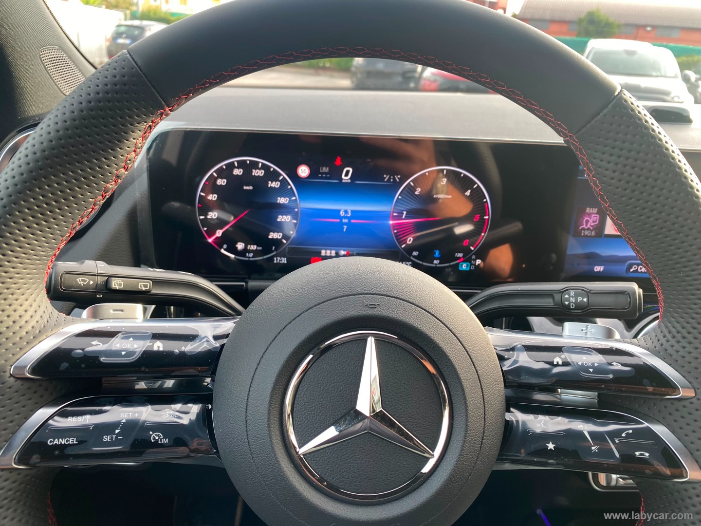 Mercedes-Benz Classe GLA GLA 200 d Automatic AMG Line Extra - Immagine 19