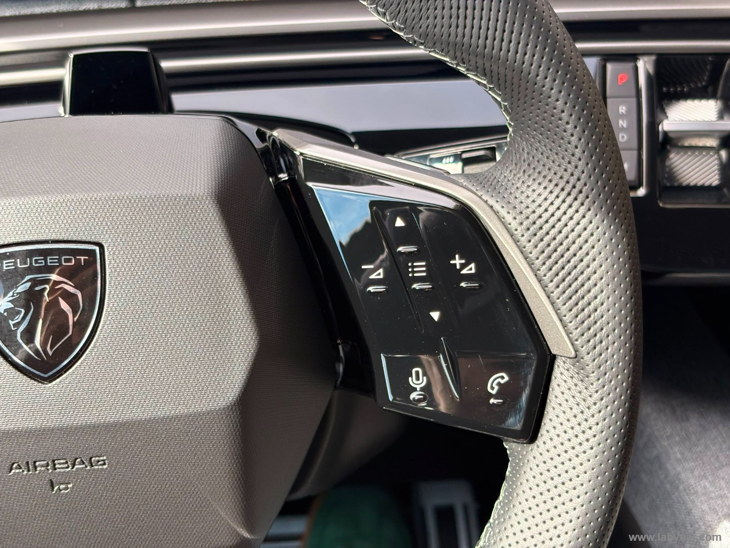 Peugeot 3008 Hybrid 145 e-DCS6 GT - Immagine 19
