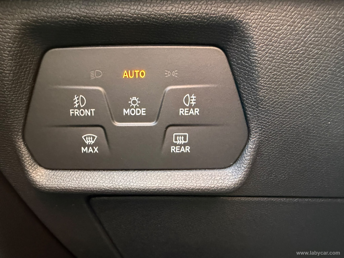CUPRA Formentor 1.5 e-Hybrid DSG - Immagine 19