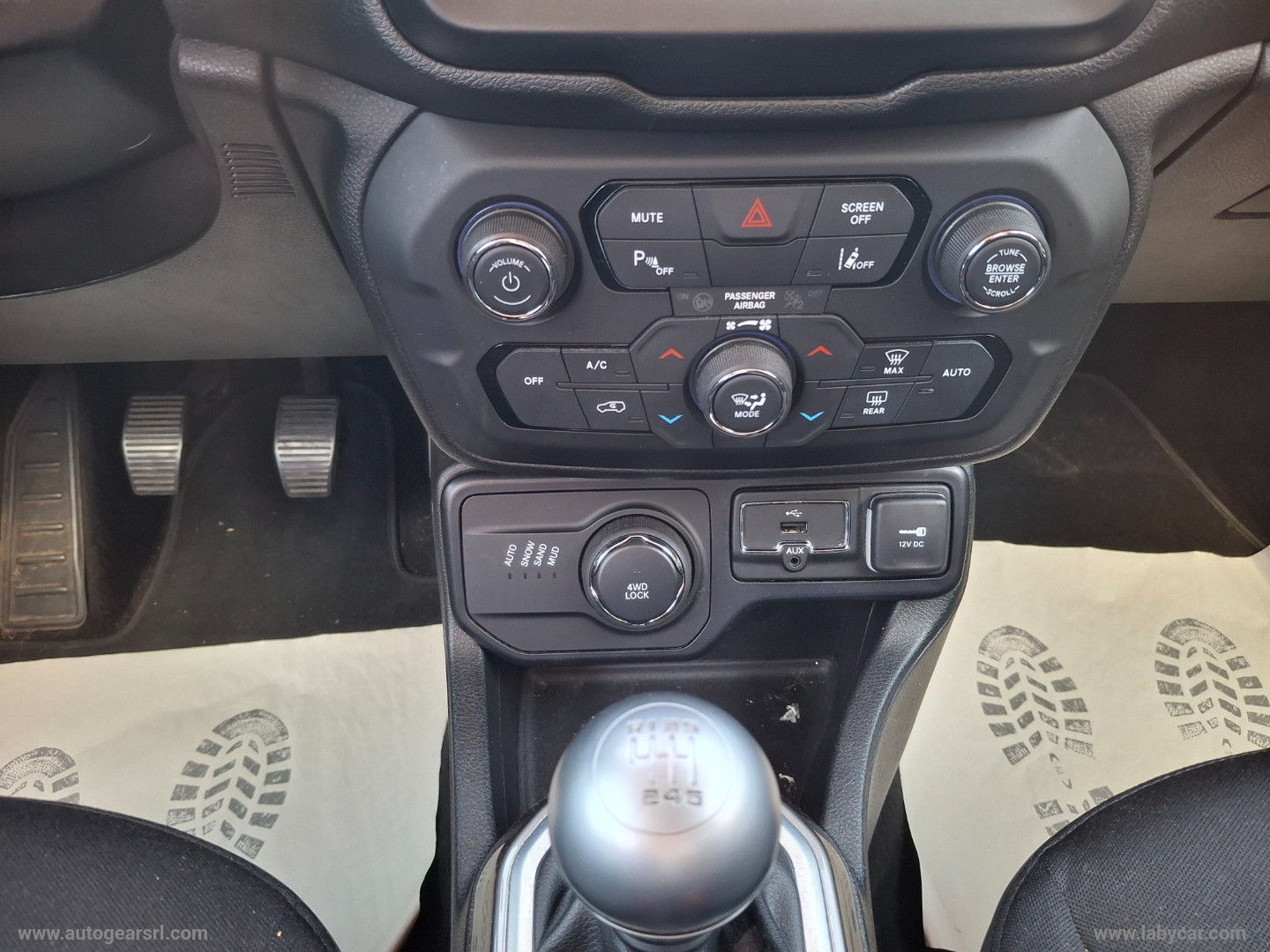 Renegade 2.0 Mjt 140CV 4WD Limited 35.000KM 2019 - immagine 19