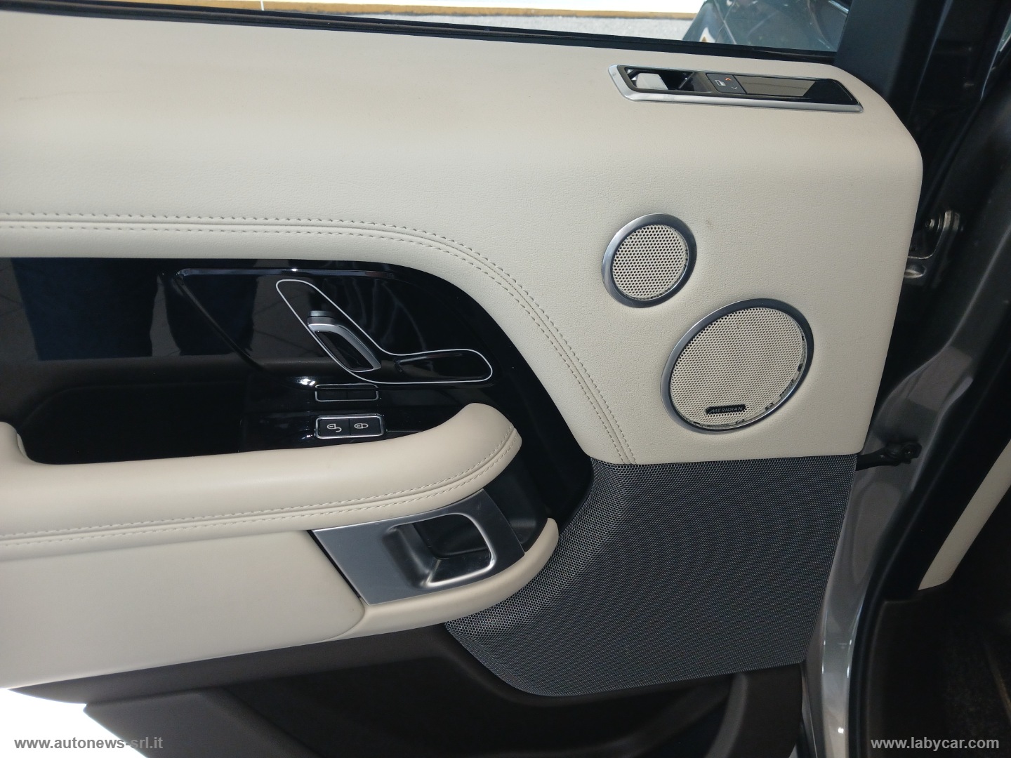 Range Rover 4.4 SDV8 FULL OPTIONAL FULL OPTIONAL TAGLIANDO APPENA ESEGUITO - immagine 19