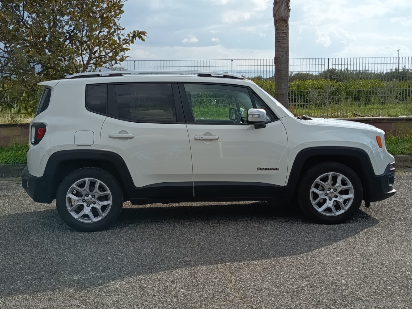 Renegade 1.6 Mjt 120CV Limited - immagine 19