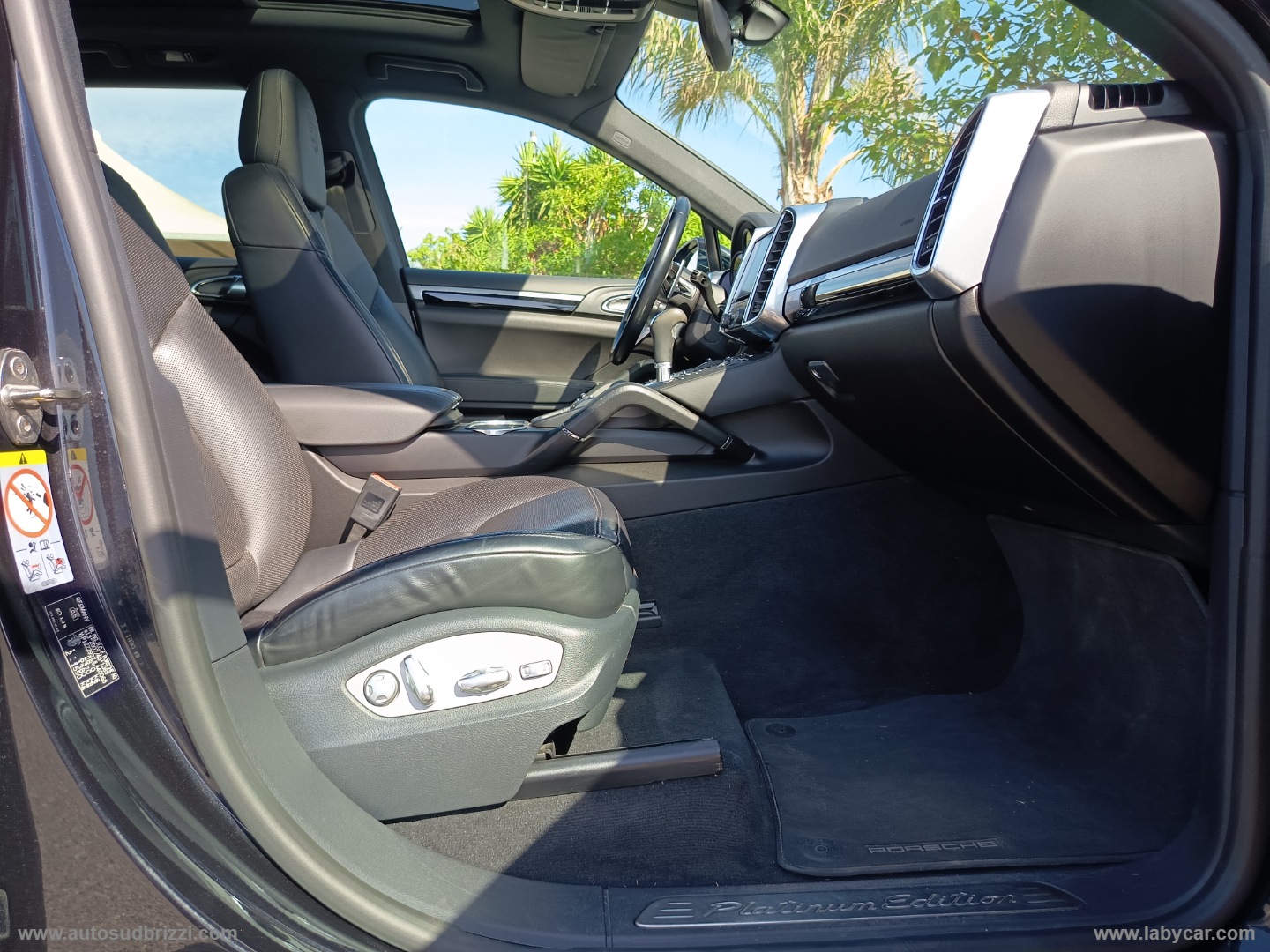 Cayenne 3.0 Diesel Platinum Edition - immagine 19