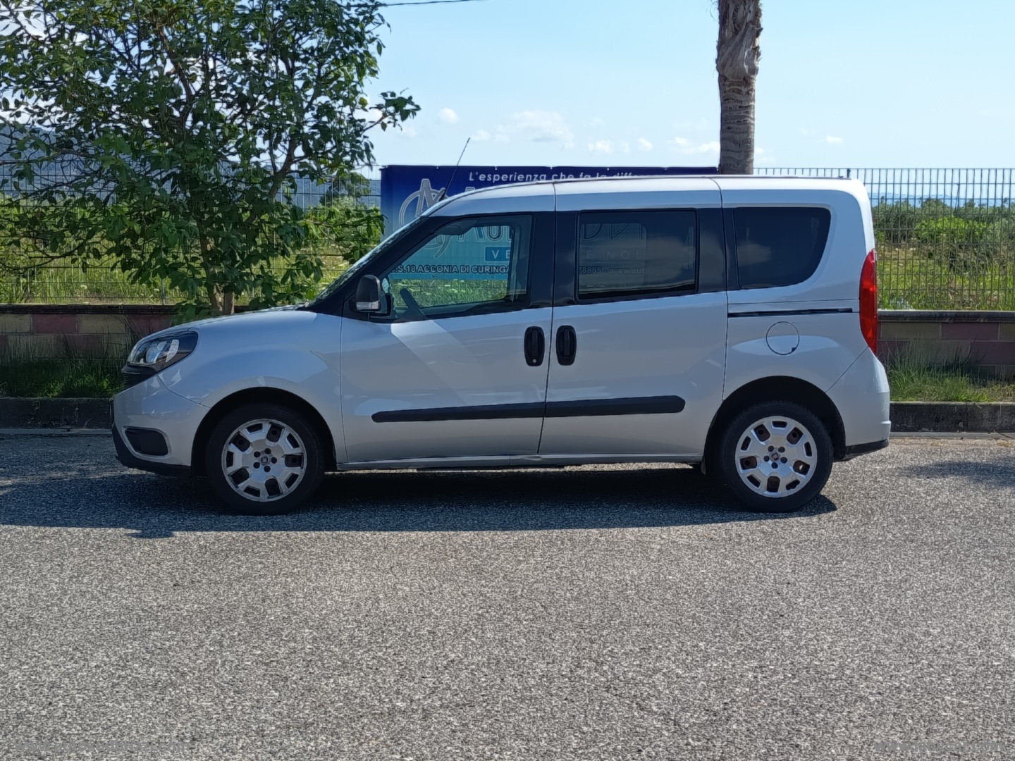 Doblò 1.6 MJT 105CV PC Combi N1 Lounge AUTOCARRO 5 POSTI - immagine 19