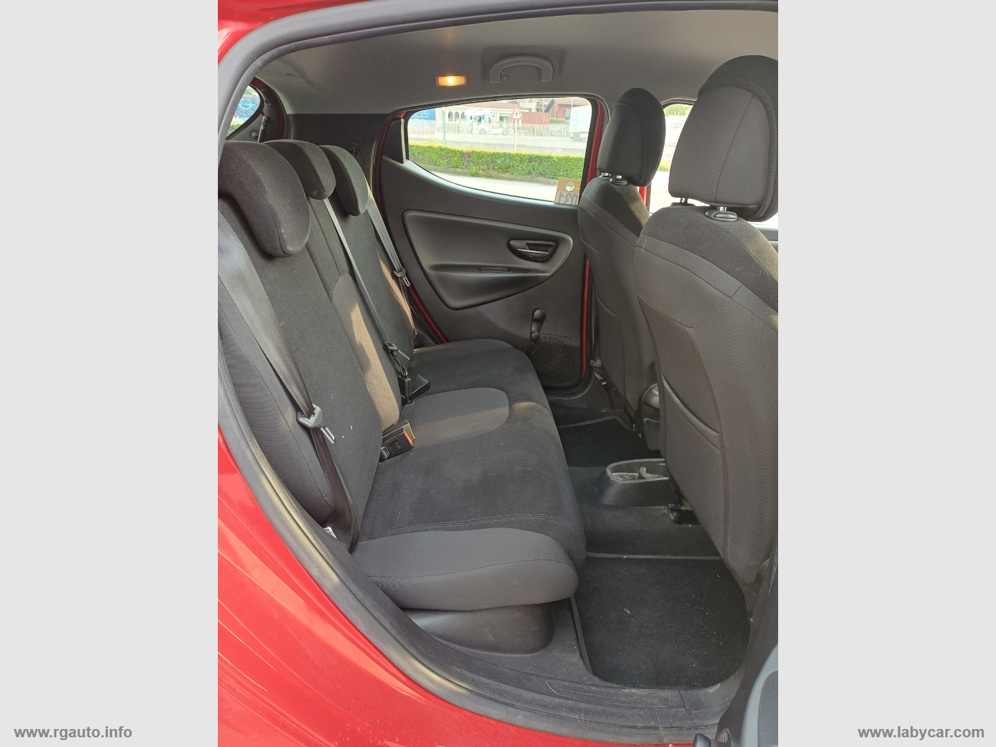 Ypsilon 0.9 T.Air 85 CV 5p. S&S Gold - immagine 19